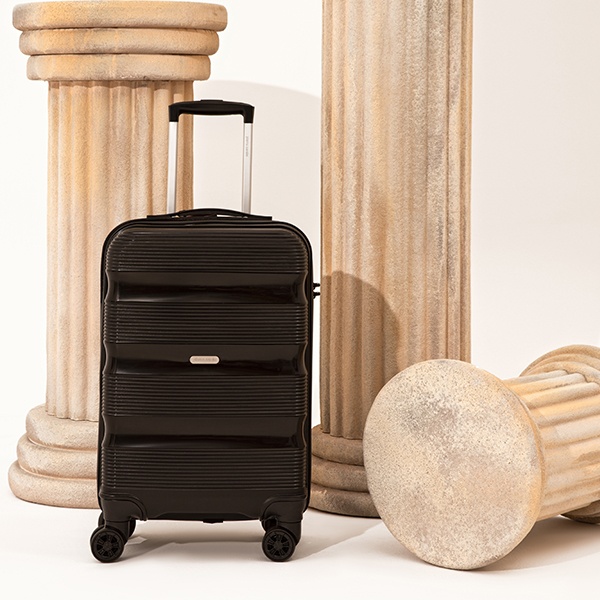 Kemerleri gömlek yakalarına yerleştirin.