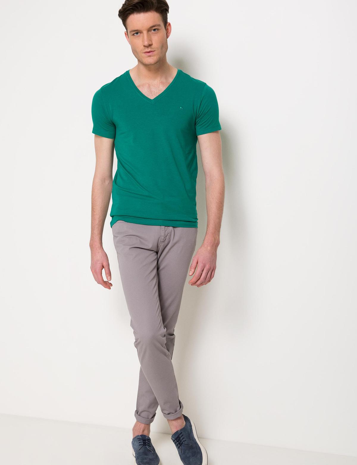 Zümrüt Slim Fit V Yaka T-Shirt