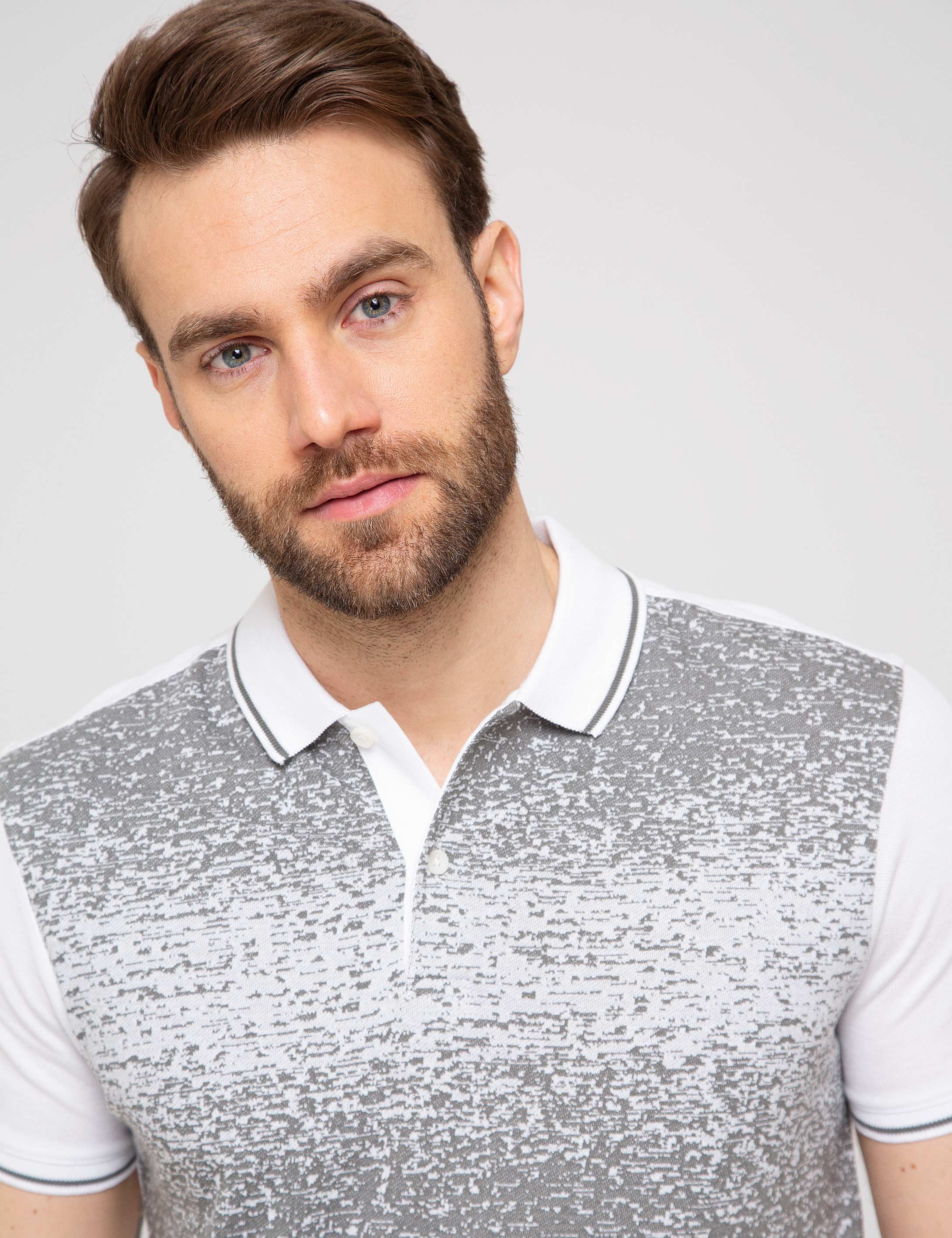 Beyaz Slim Fit Tişört - Image 3