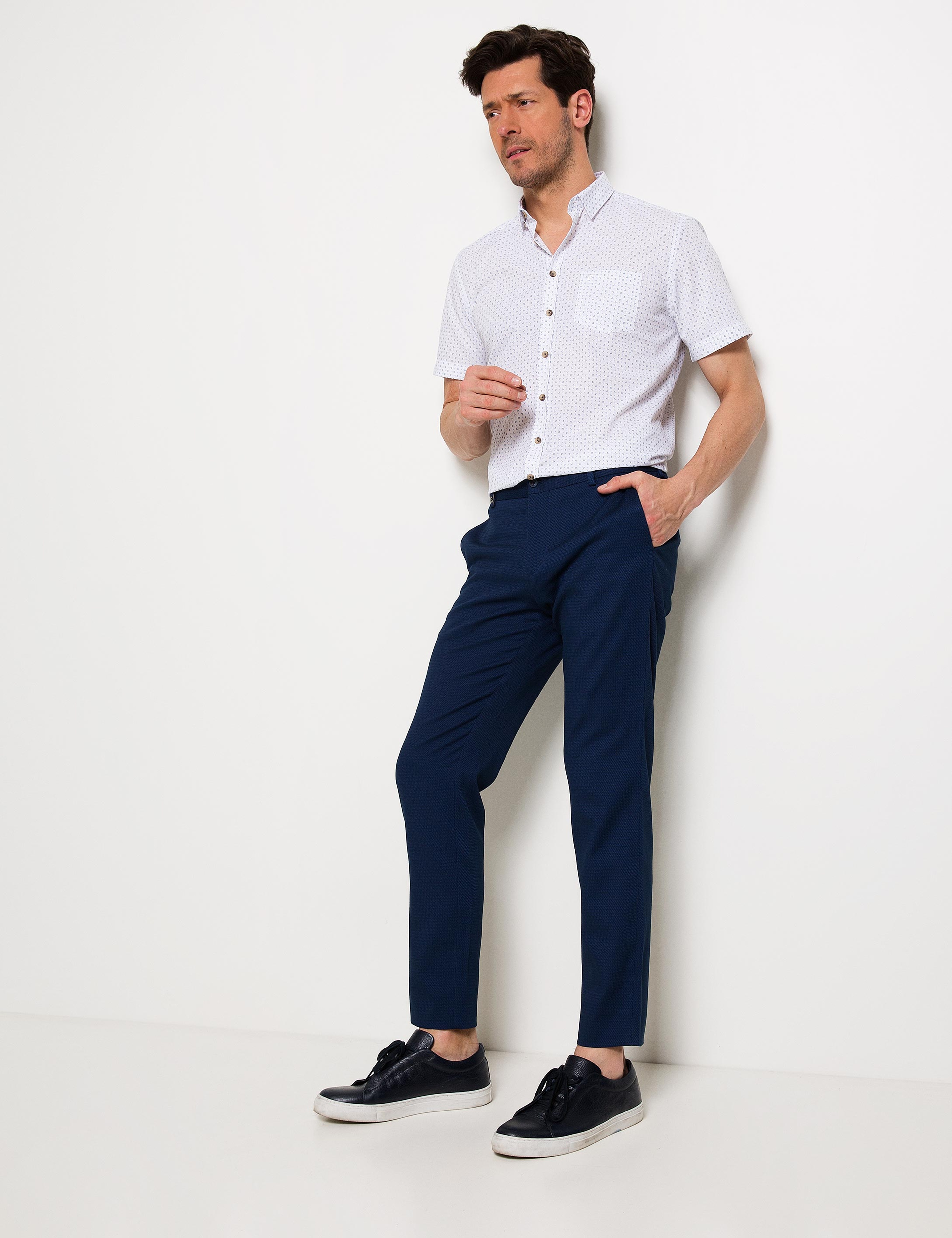 Beyaz Regular Fit Kısa Kollu Gömlek - Image 1