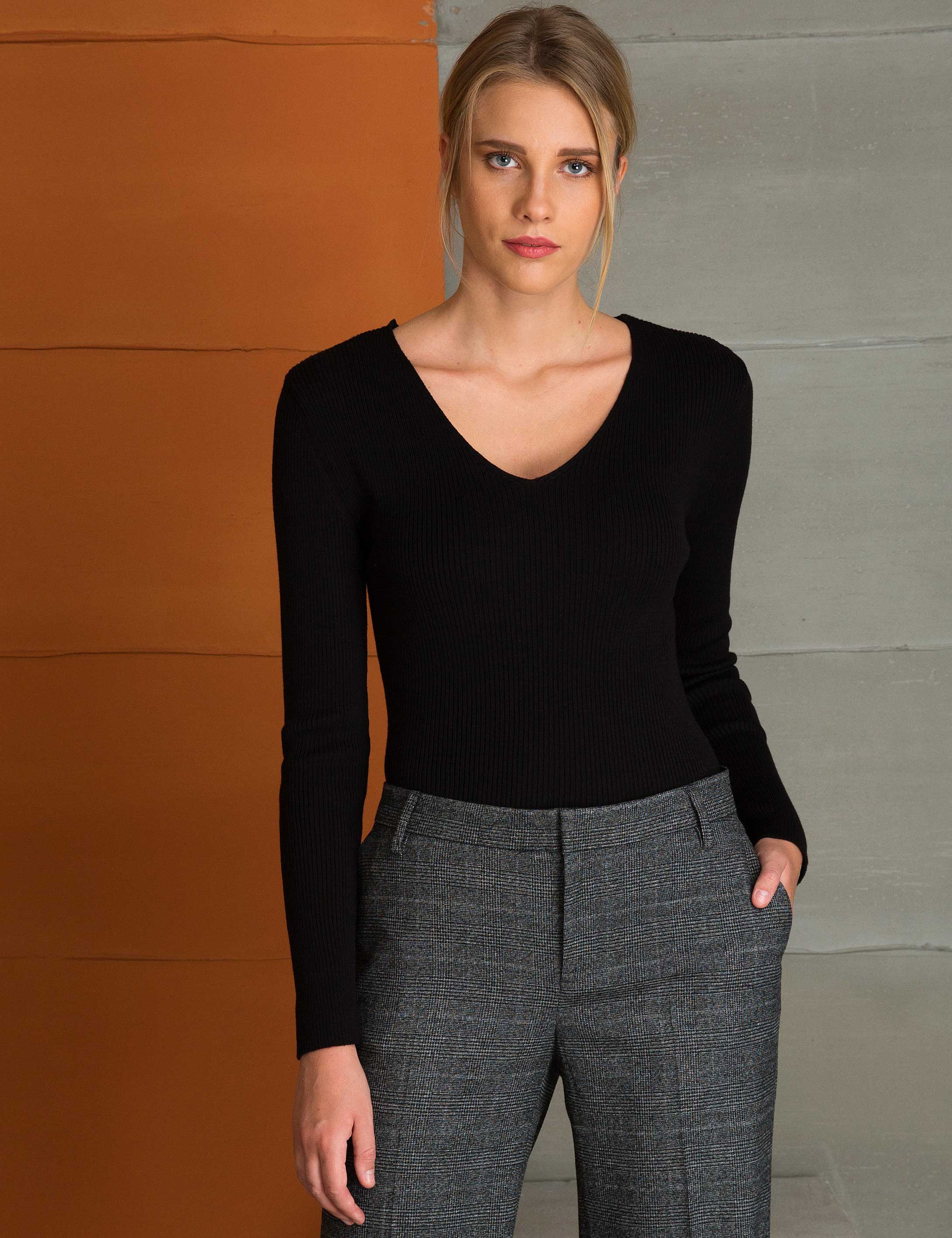 Siyah Slim Fit V Yaka Triko Kazak - Image 2