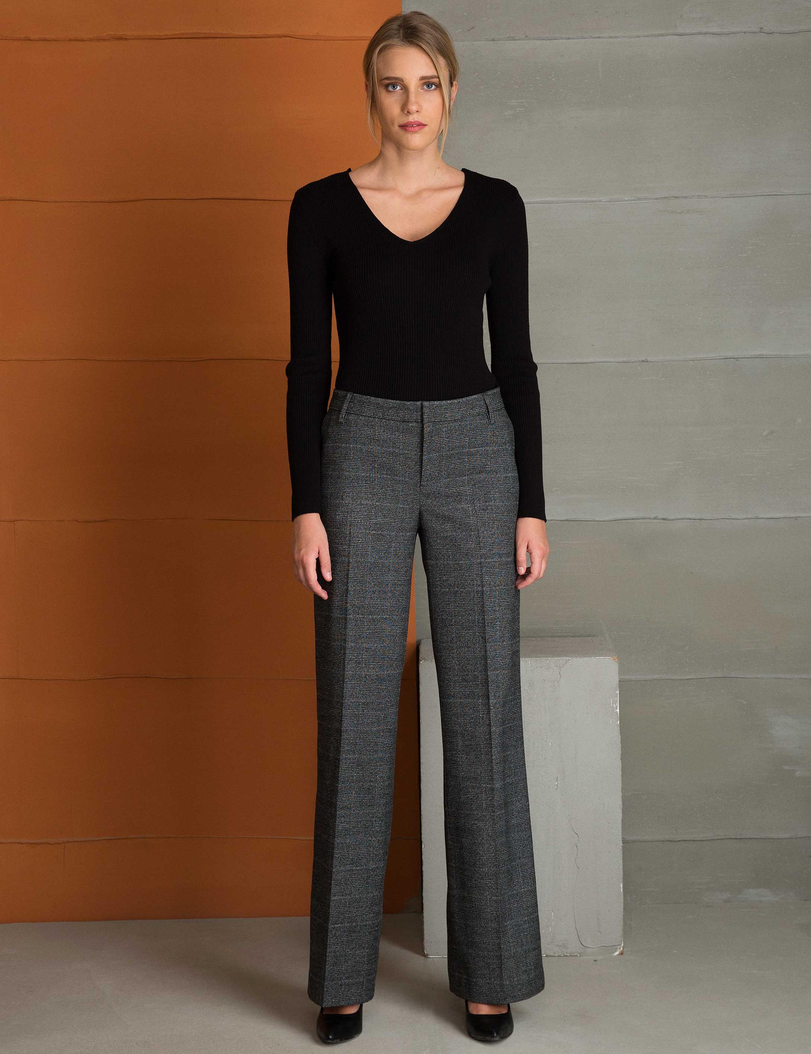 Siyah Slim Fit V Yaka Triko Kazak