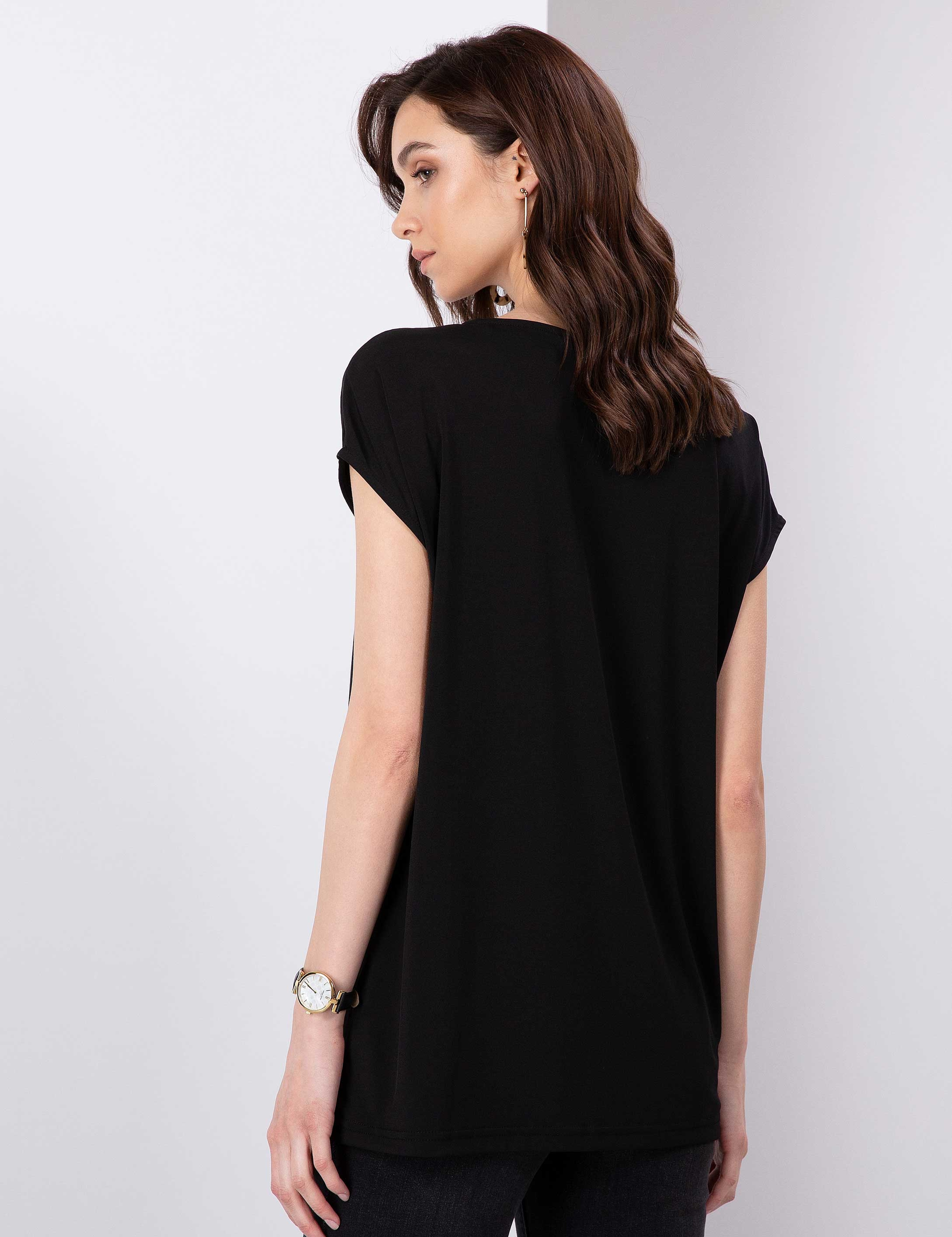 Siyah Comfort Fit Kayık Yaka T-Shirt - Image 4