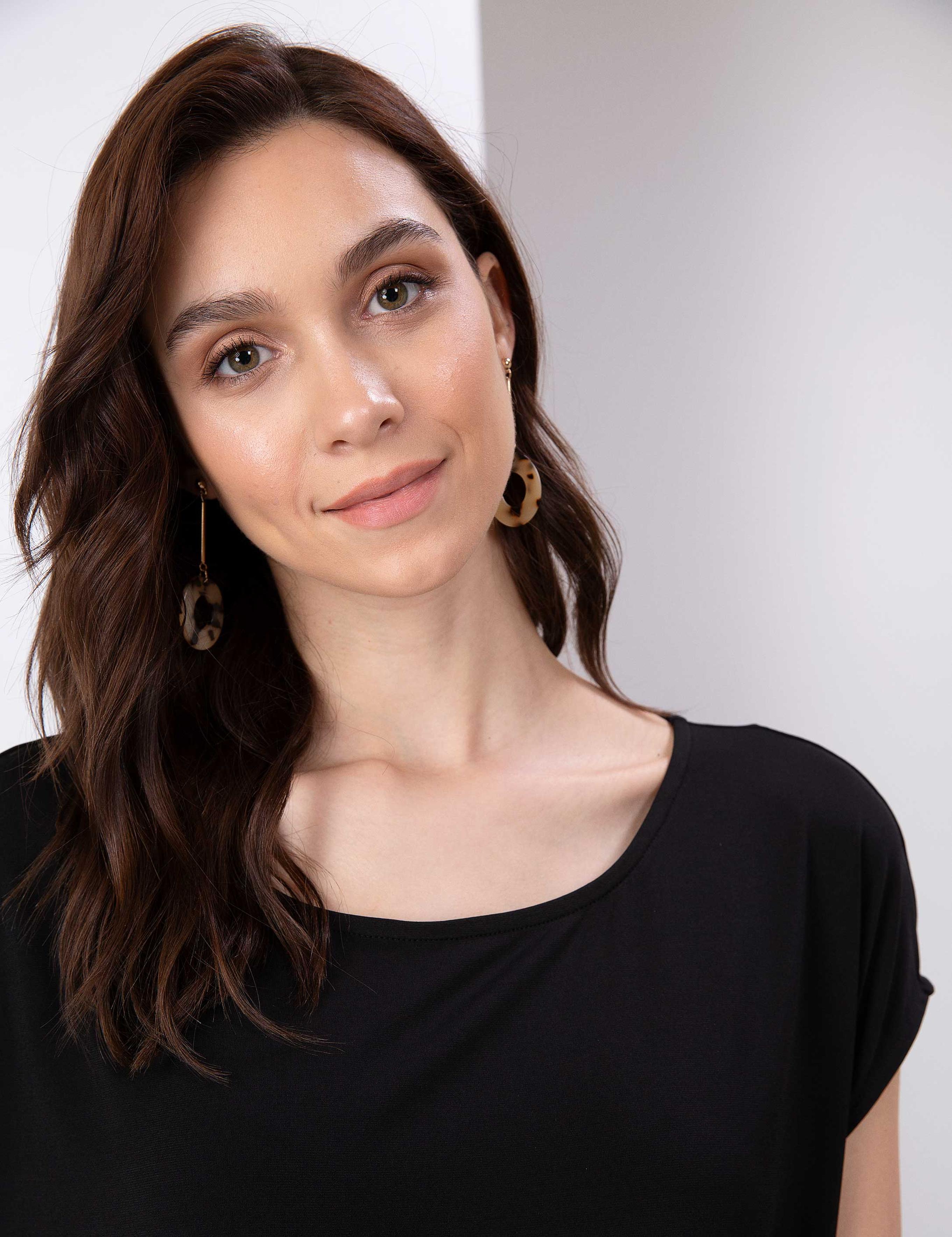 Siyah Comfort Fit Kayık Yaka T-Shirt