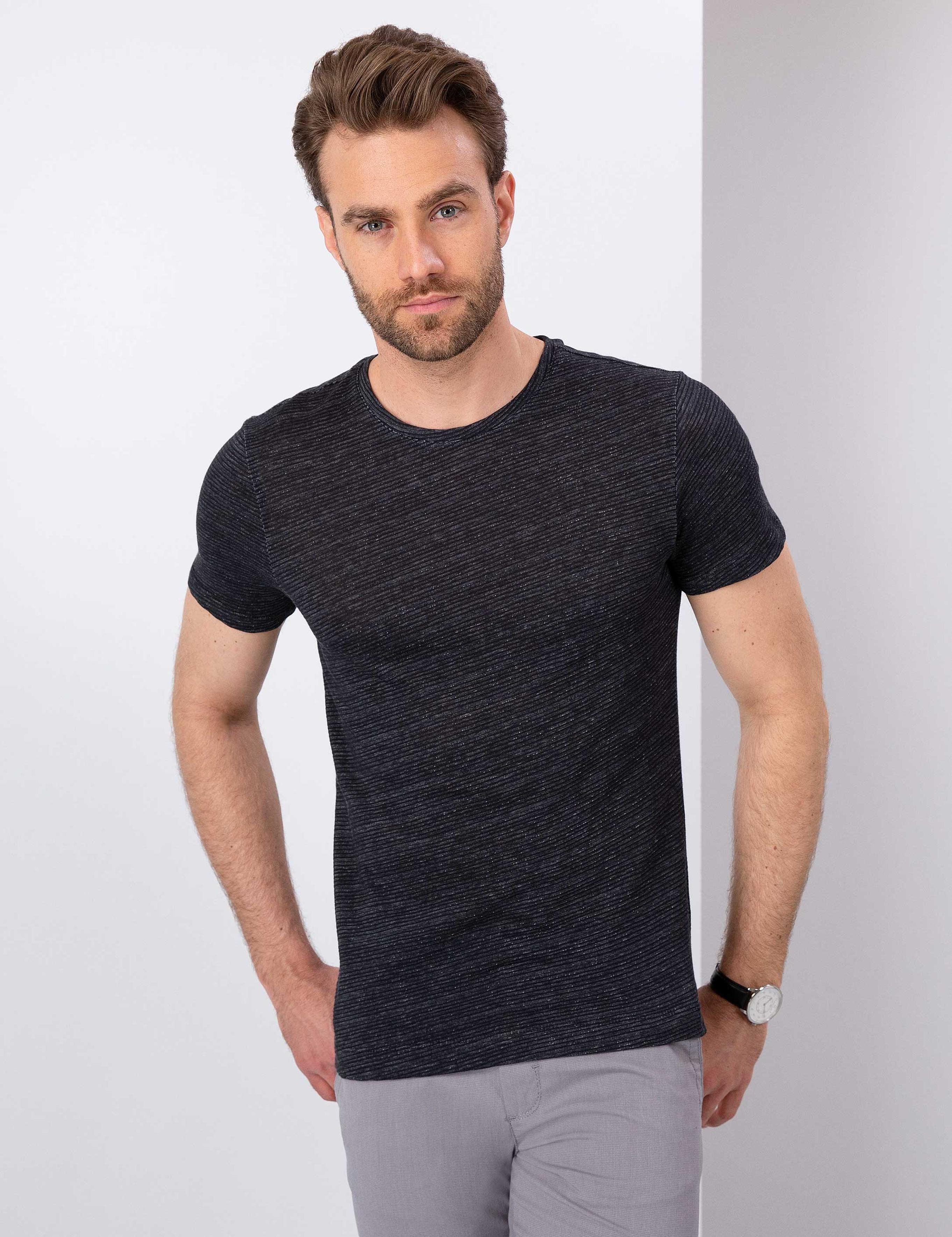 Siyah Slim Fit Bisiklet Yaka T-Shirt