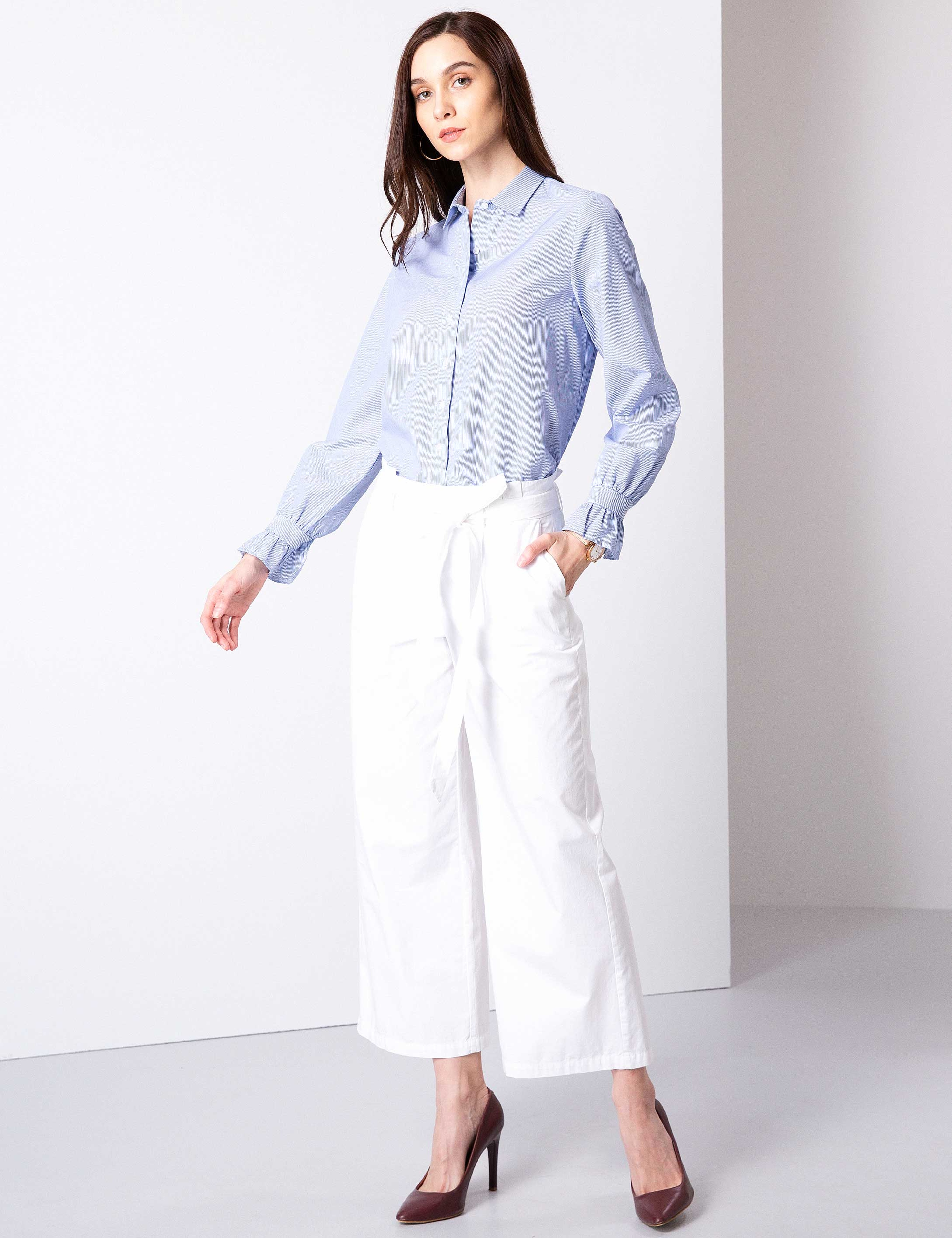 Beyaz Flare Fit Kumaş Pantolon - Image 2