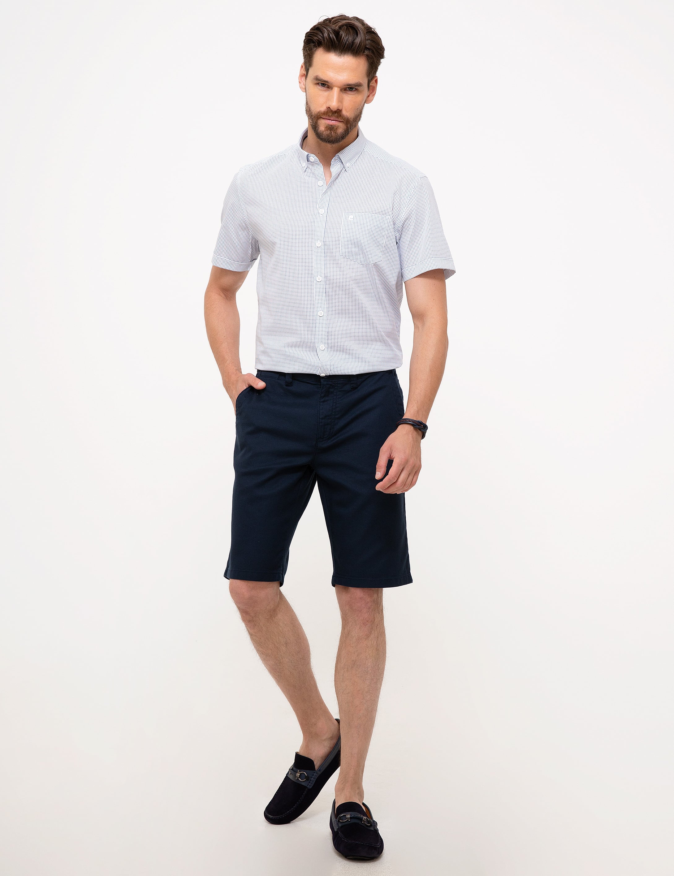 Lacivert Standart Fit Bermuda Şort - Image 1