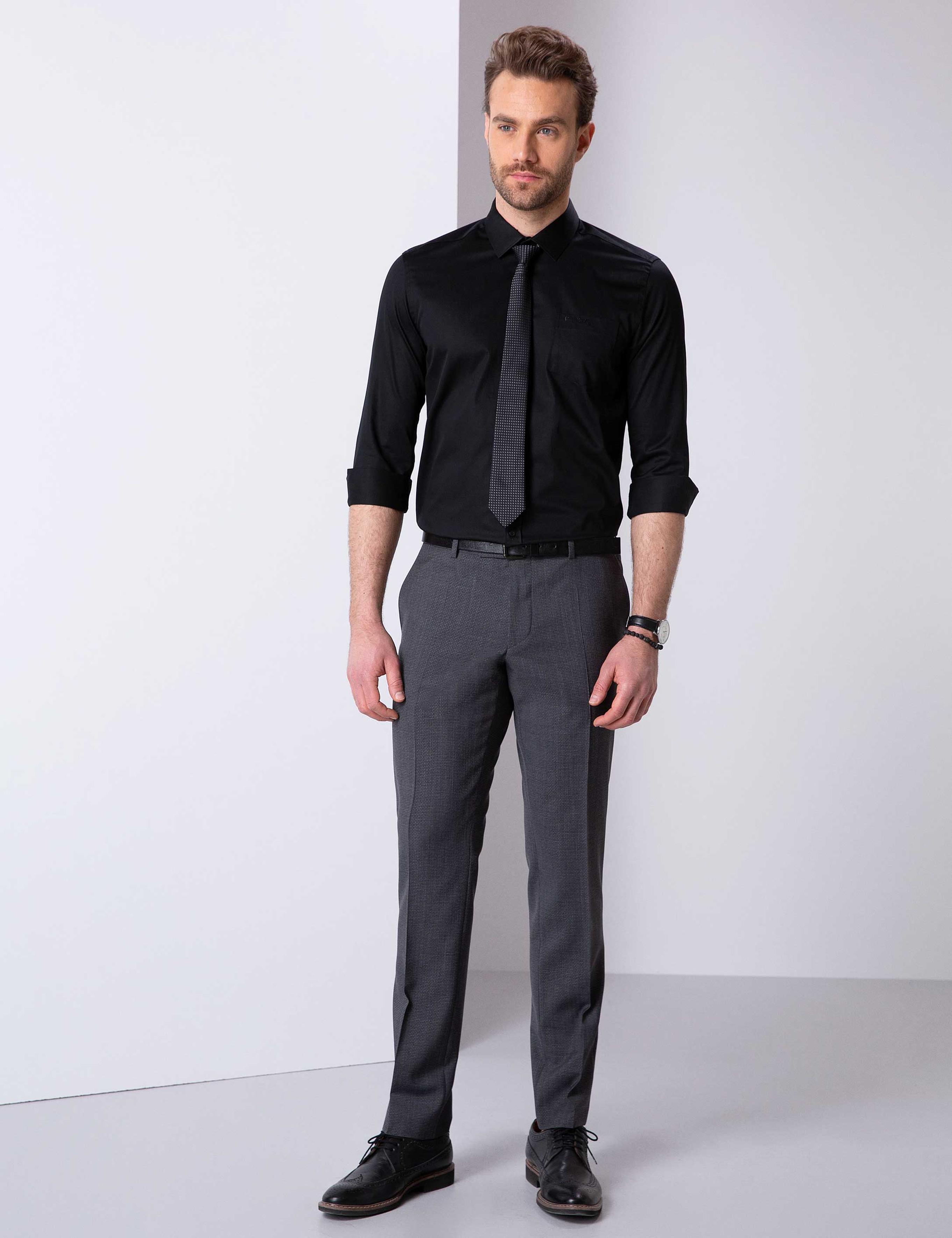 Siyah Regular Fit Uzun Kollu Klasik Gömlek