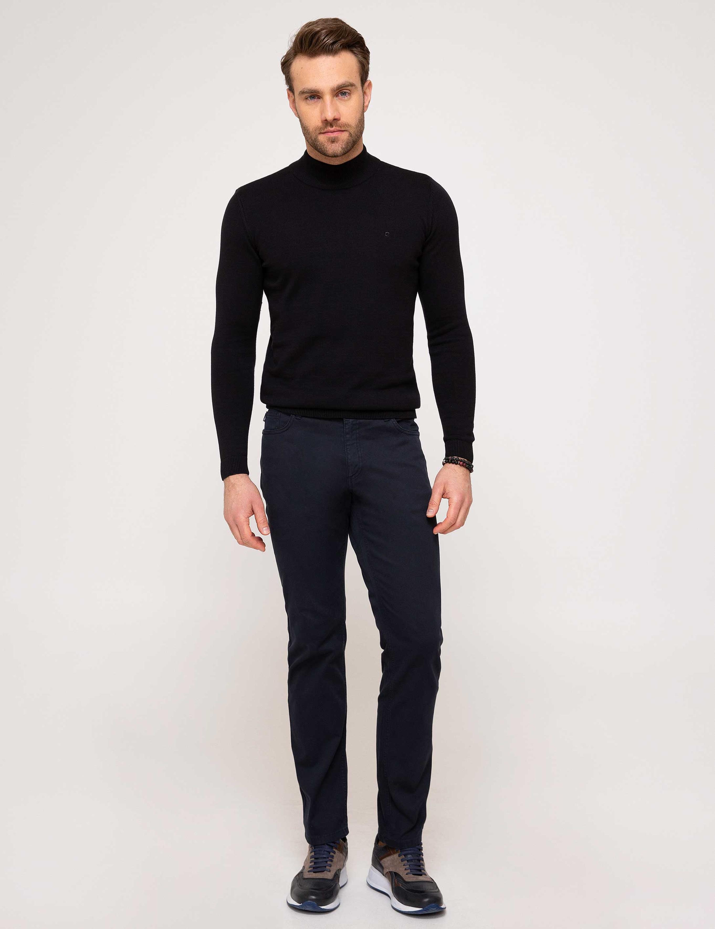 Siyah Slim Fit Yarım Balıkçı Yaka Triko Kazak