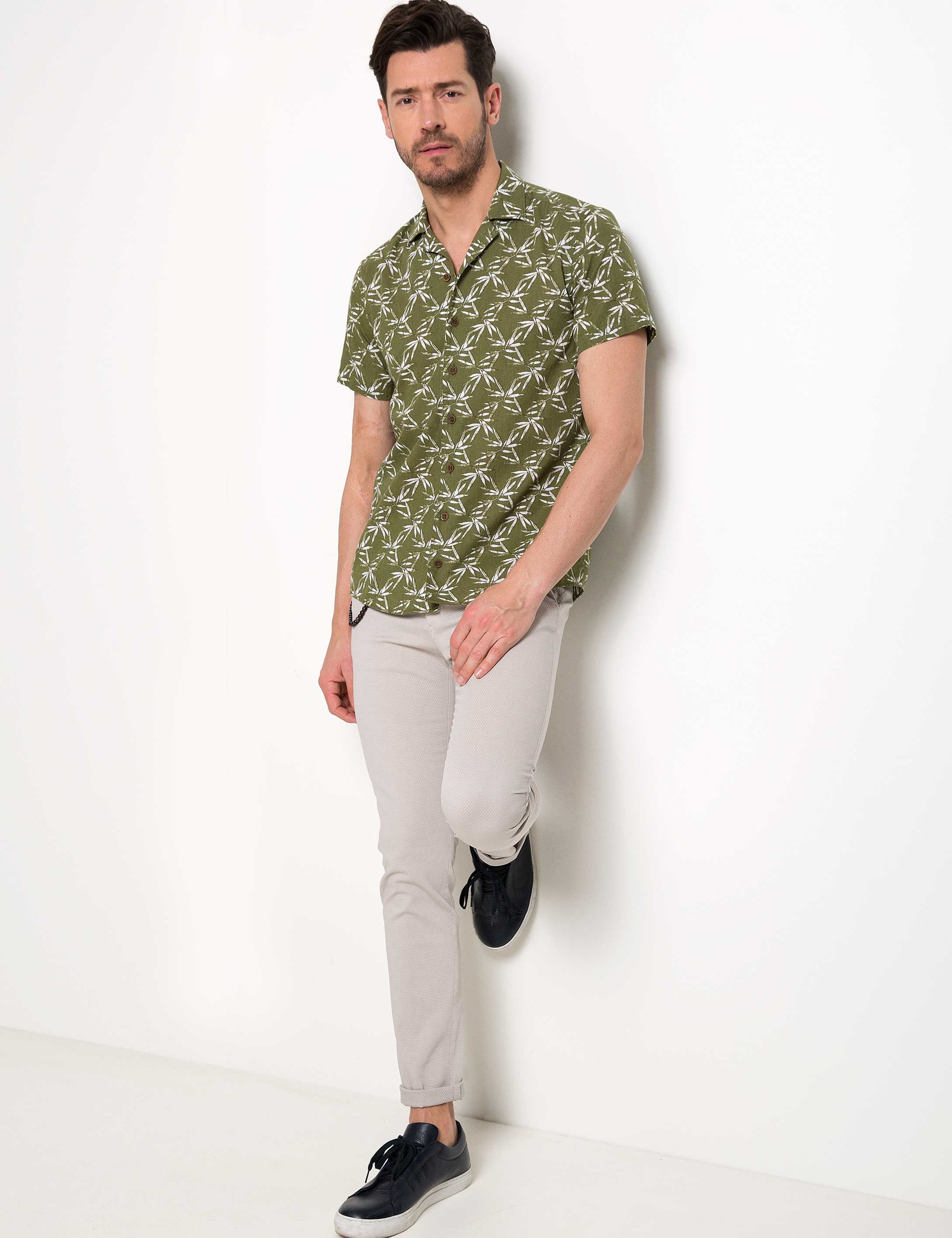 Yeşil Slim Fit Kısa Kollu Gömlek - Image 1