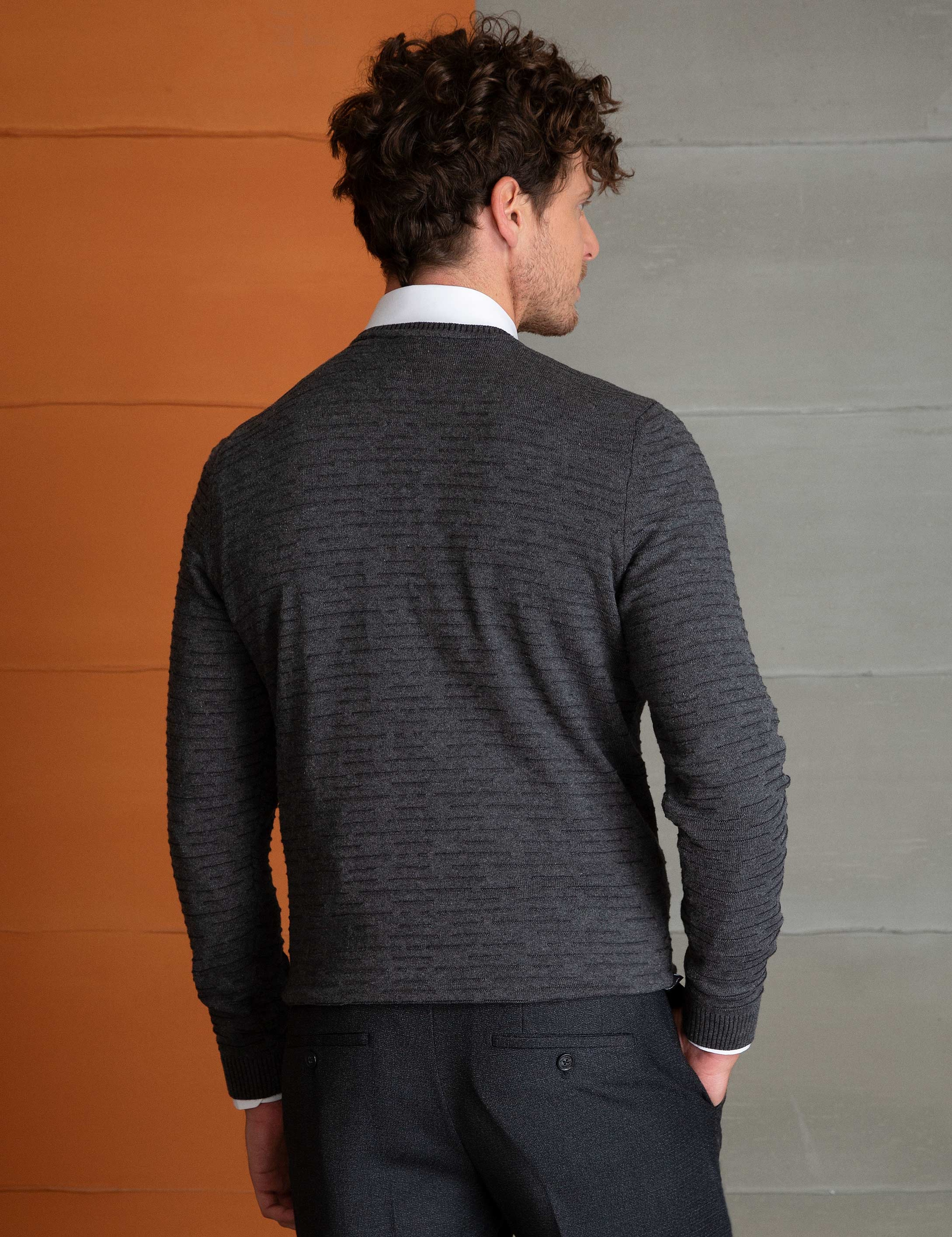 Gri Melanj Slim Fit V Yaka Triko Kazak - Image 4