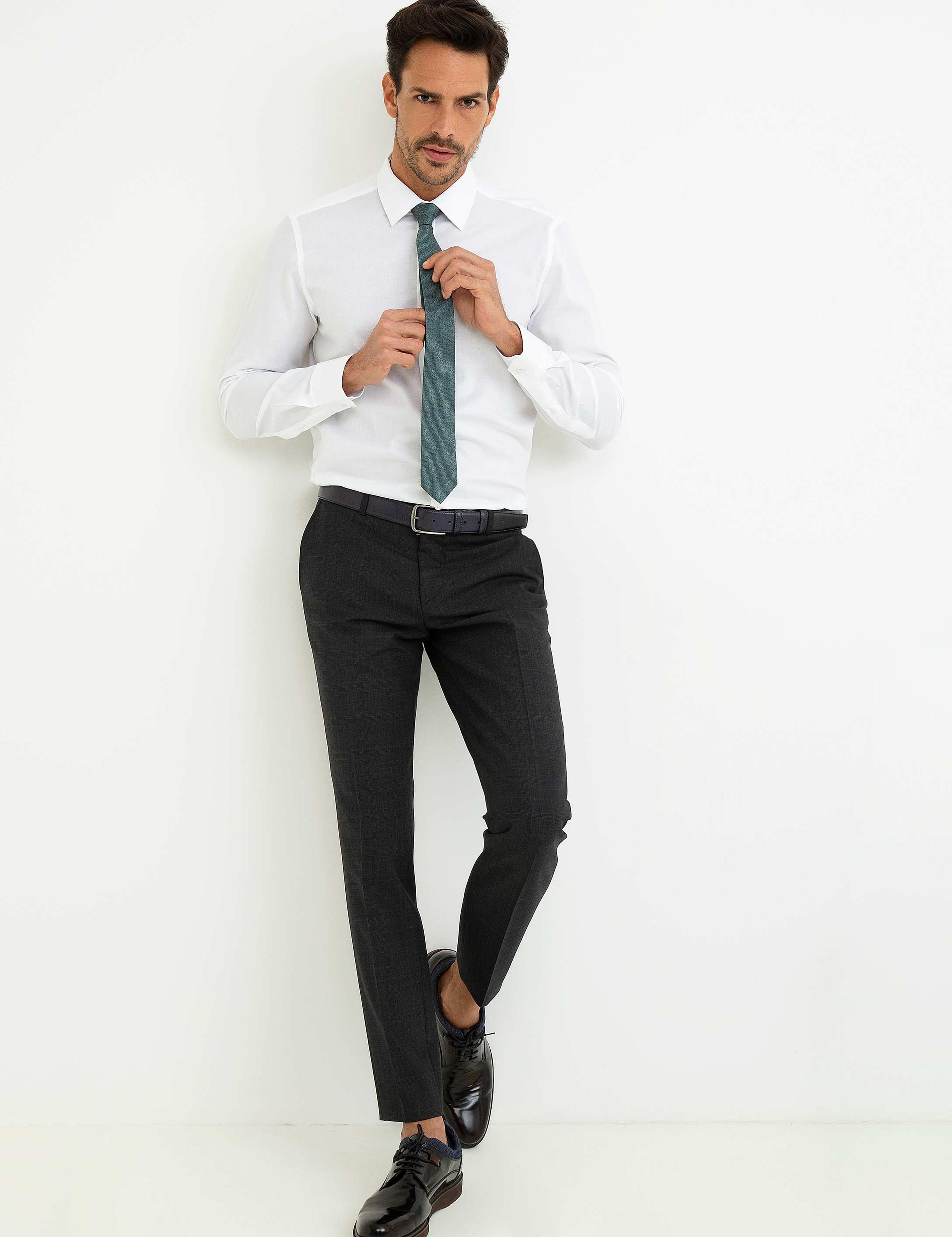 Beyaz Slim Fit Gömlek