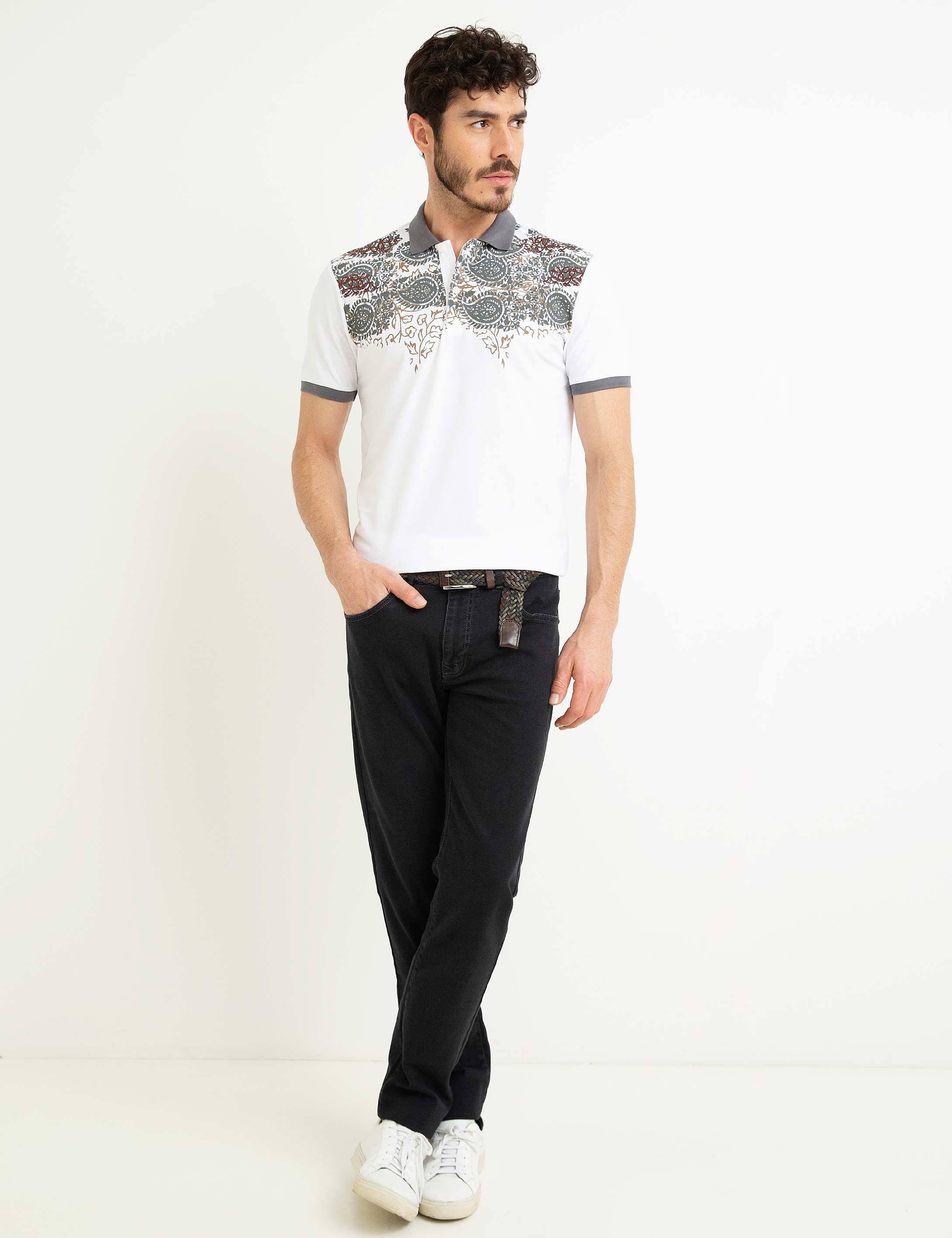 Beyaz Slim Fit Tişört