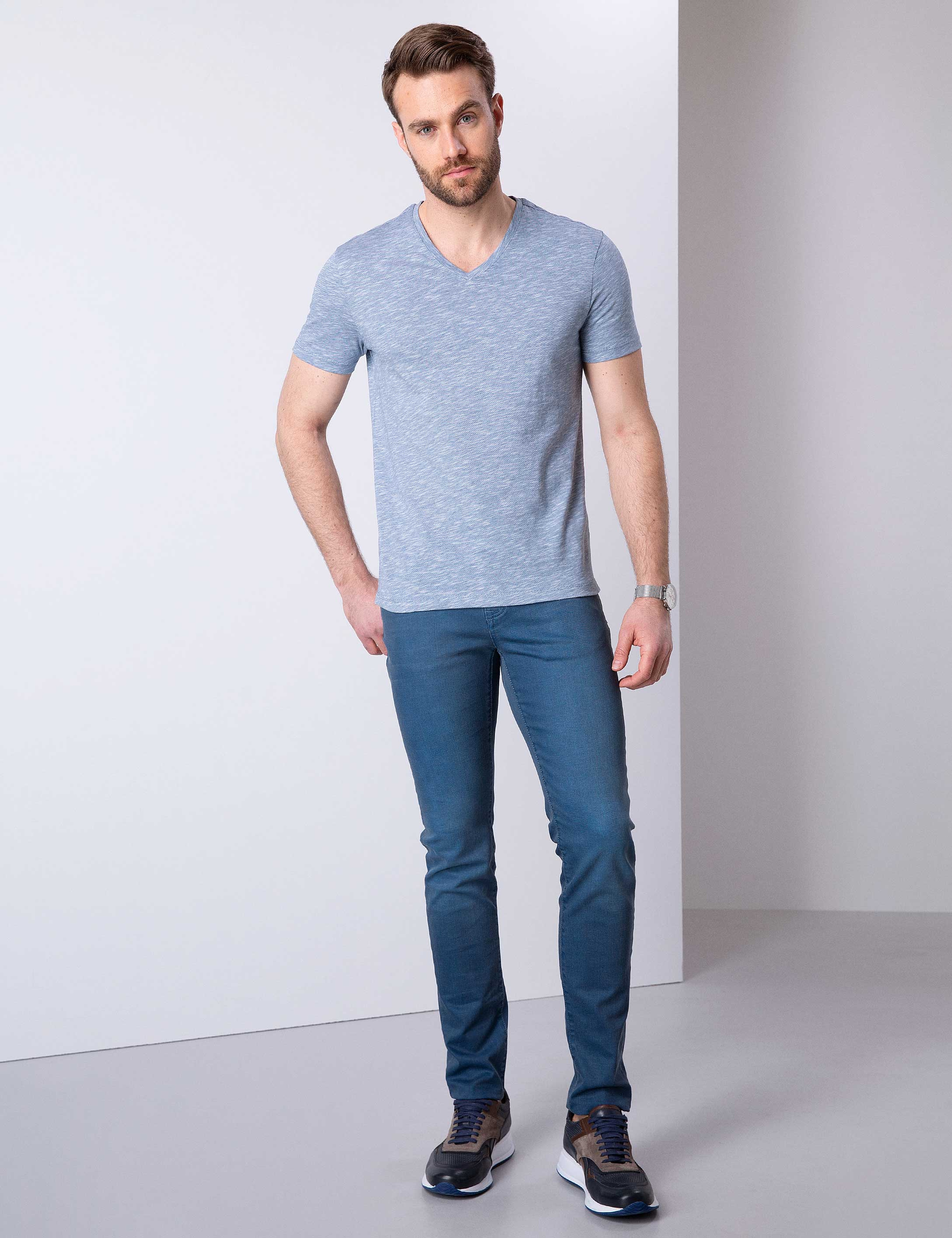 Mavi Slim Fit V Yaka Tişört