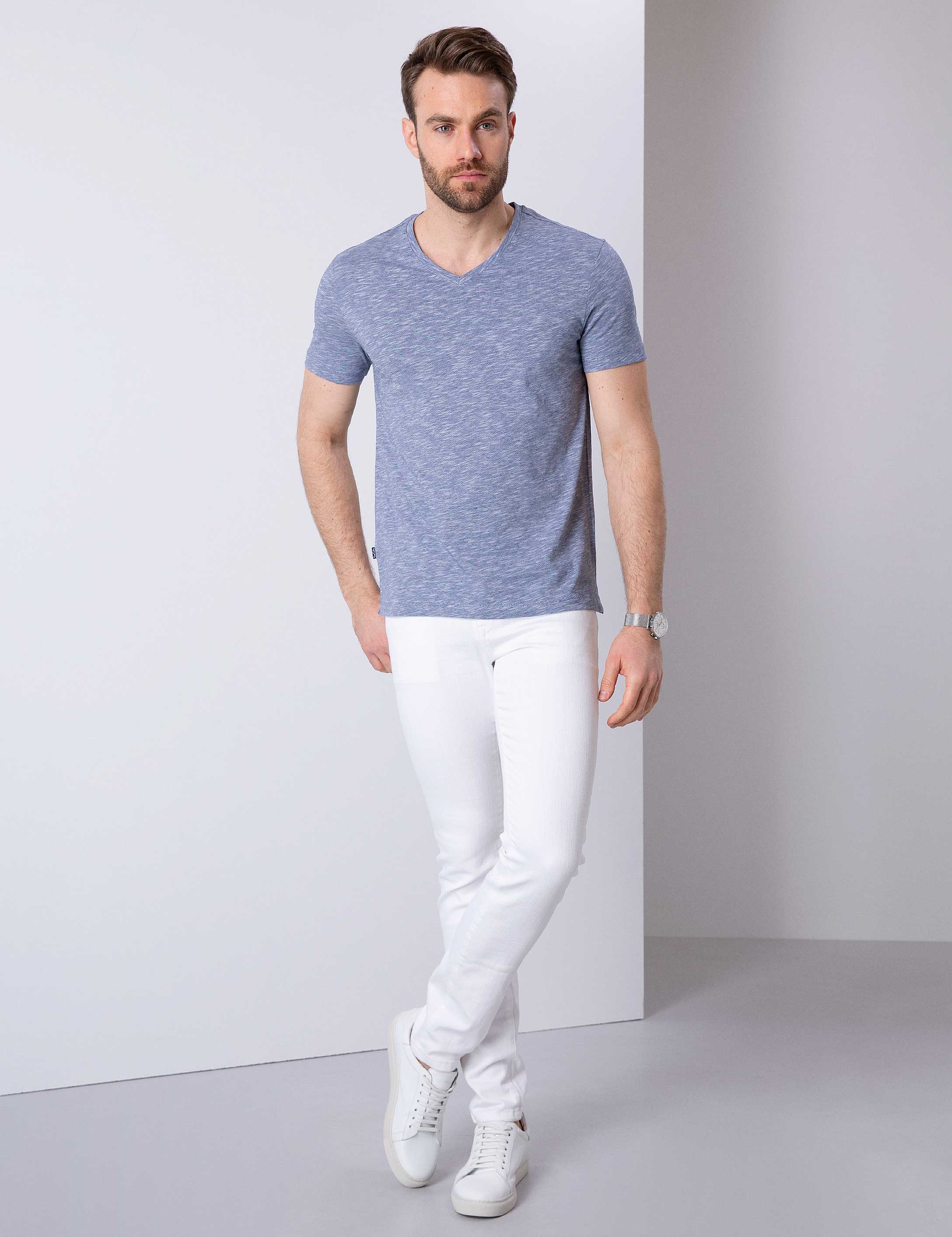 Lacivert Slim Fit V Yaka Tişört - Image 2