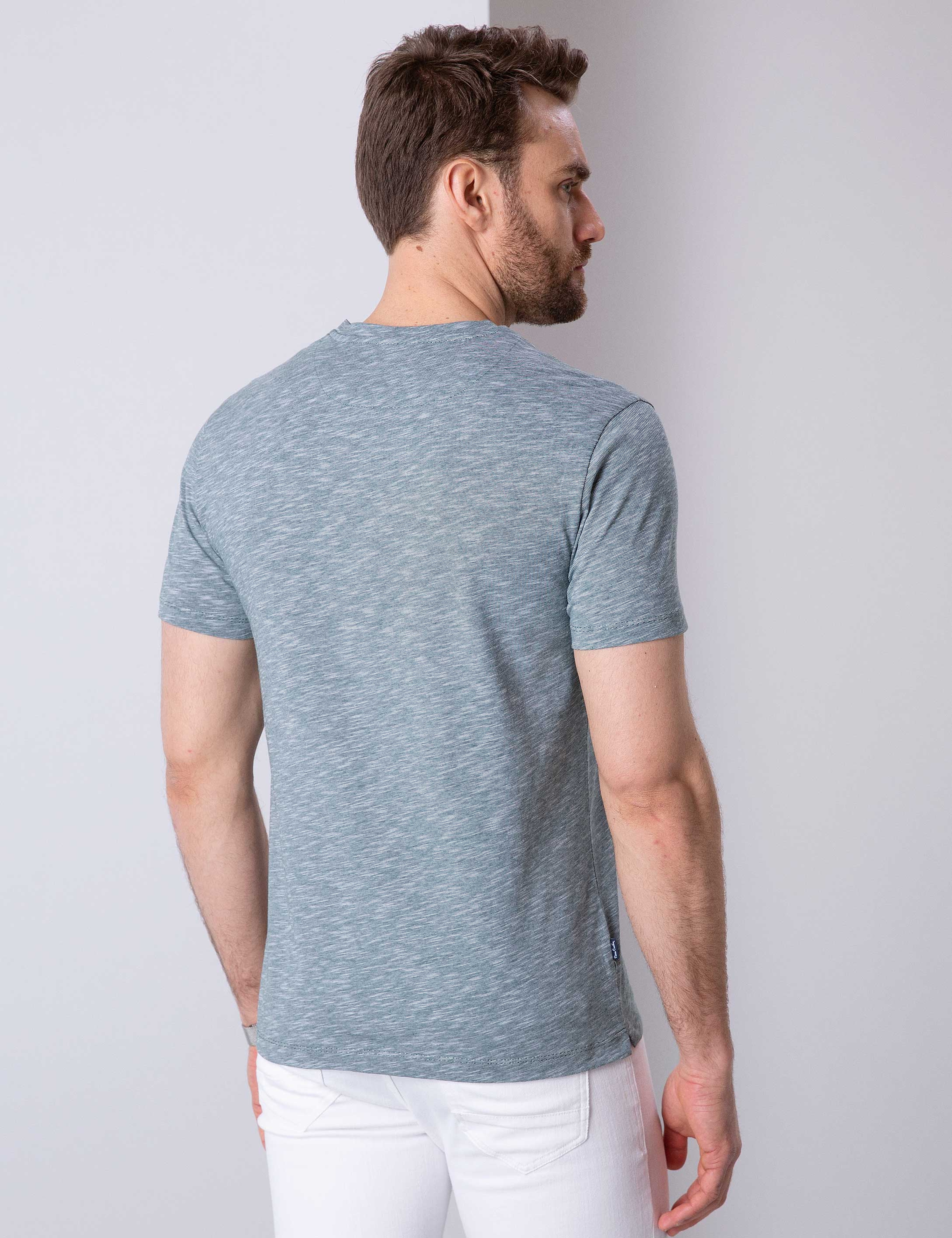 Koyu Yeşil Slim Fit V Yaka Tişört - Image 3
