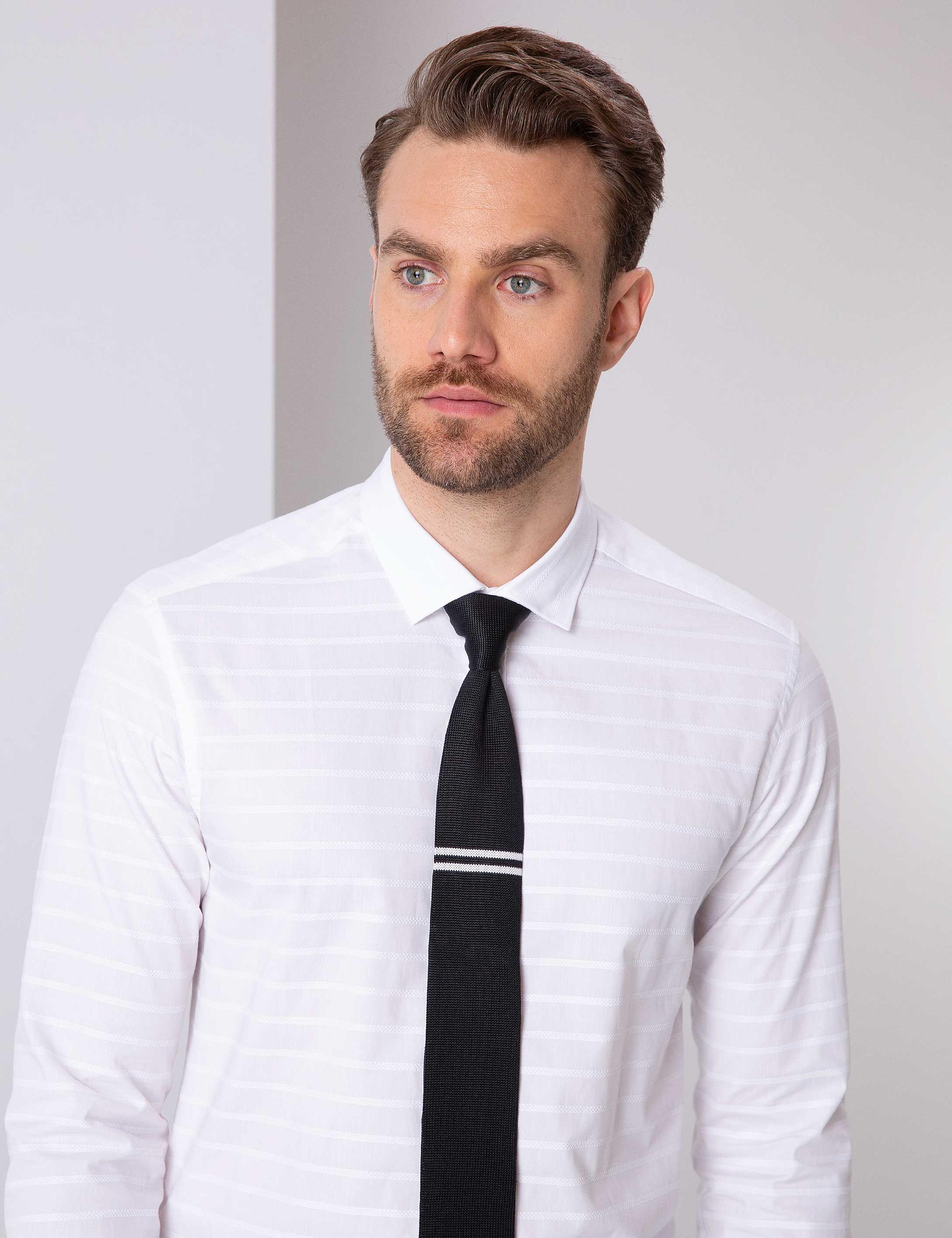 Beyaz Slim Fit Uzun Kollu Gömlek