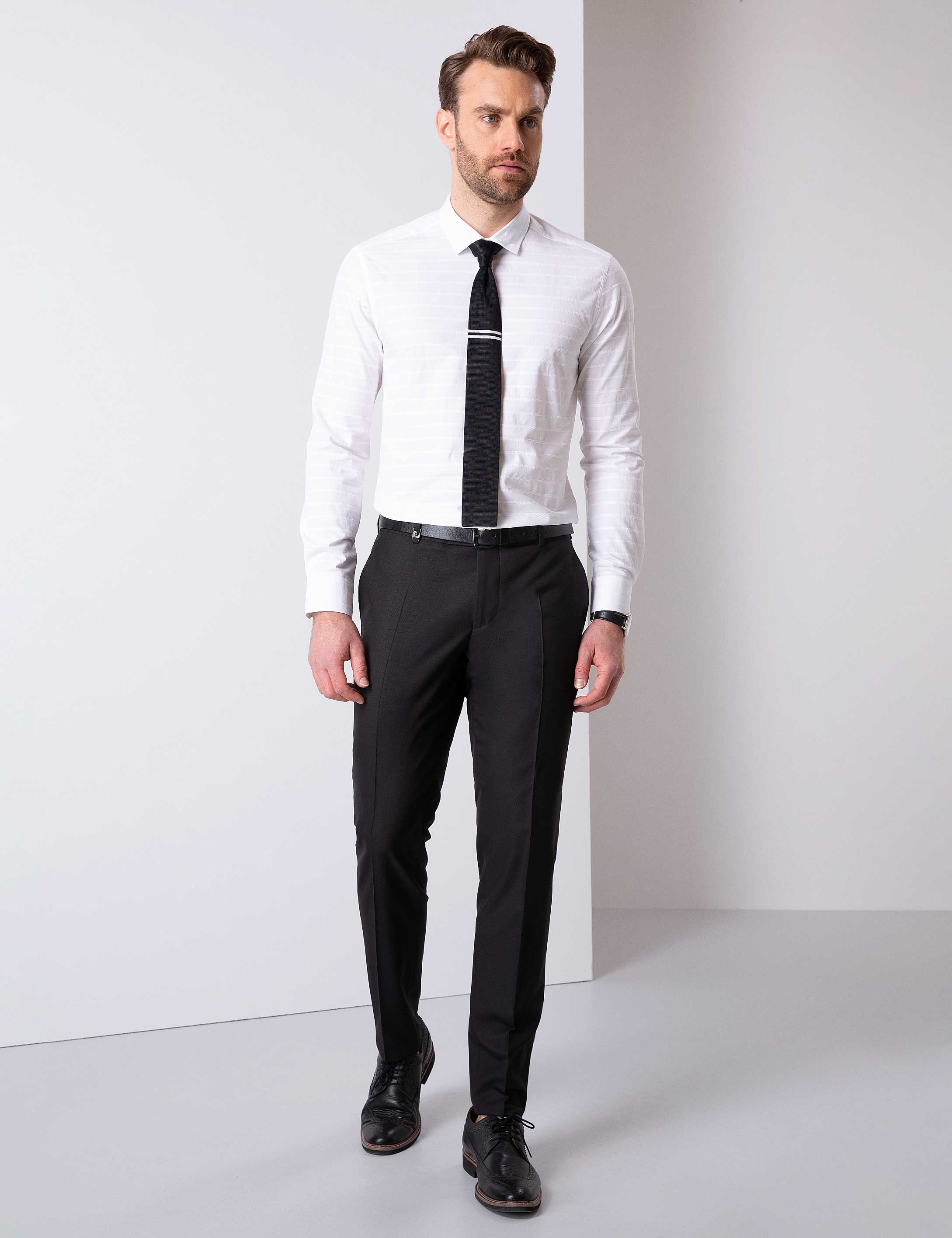 Beyaz Slim Fit Uzun Kollu Gömlek