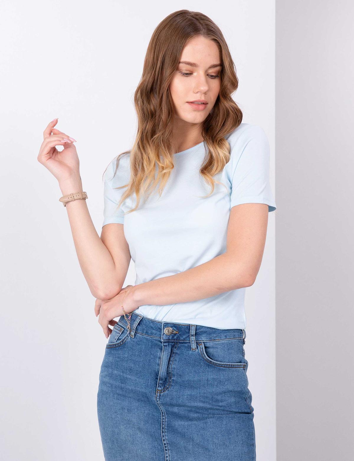 Açık Mavi Standart Fit Bisiklet Yaka Tişört