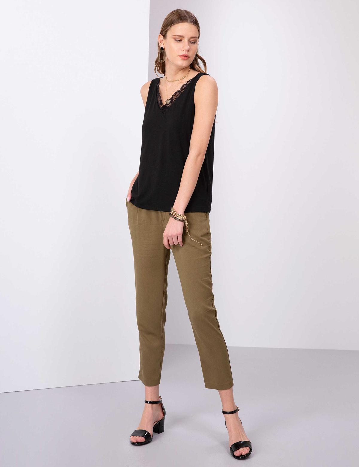 Siyah Kolsuz Tişört - 50200750003