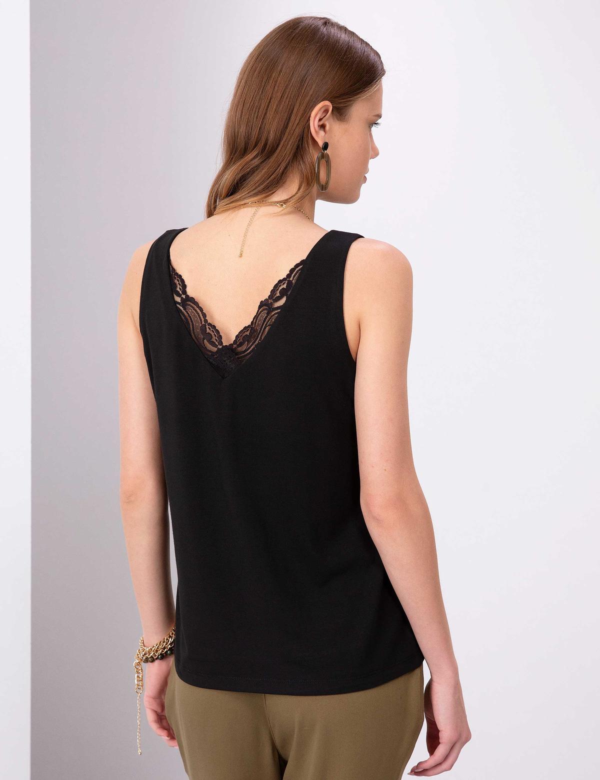 Siyah Kolsuz Tişört - 50200750003