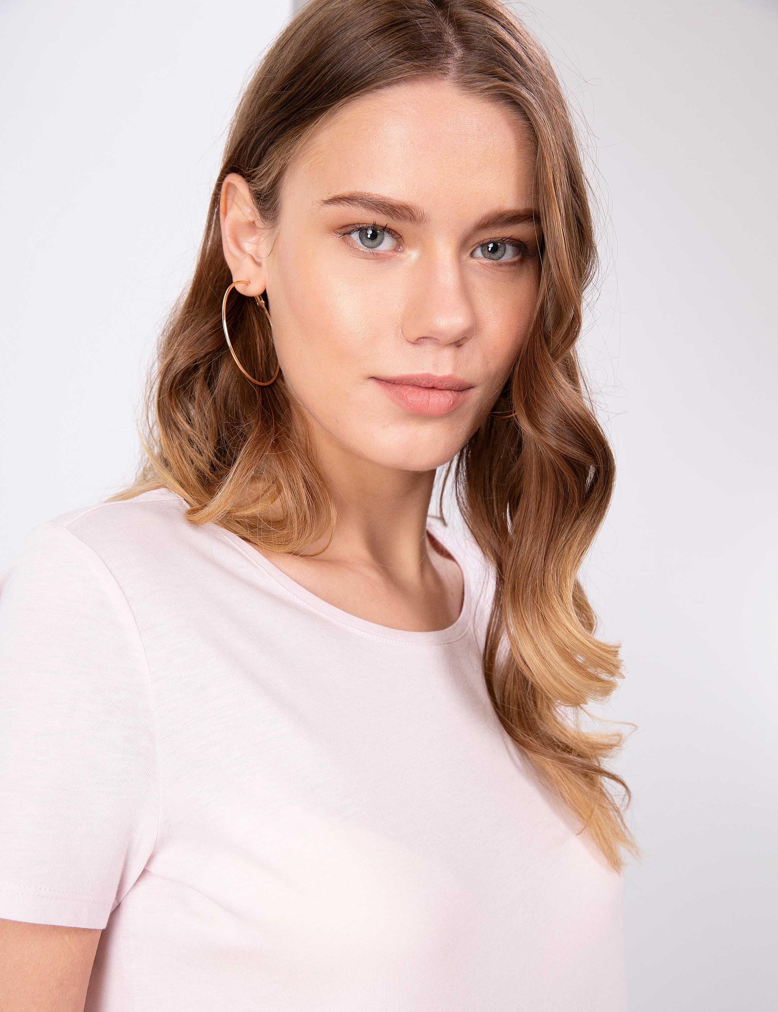 Toz Pembe Bisiklet Yaka Tişört