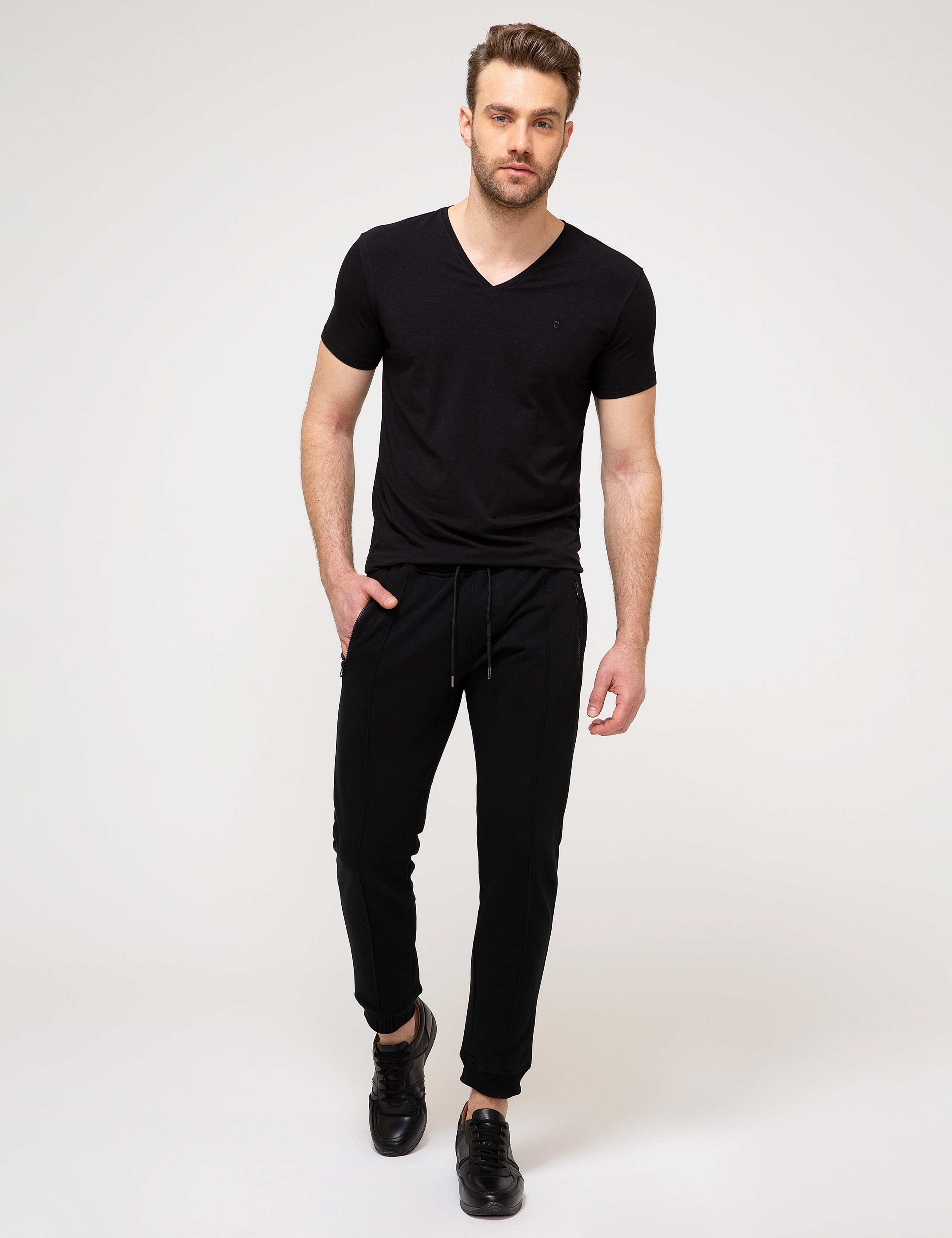 Siyah Standart Fit Eşofman Altı - Image 1