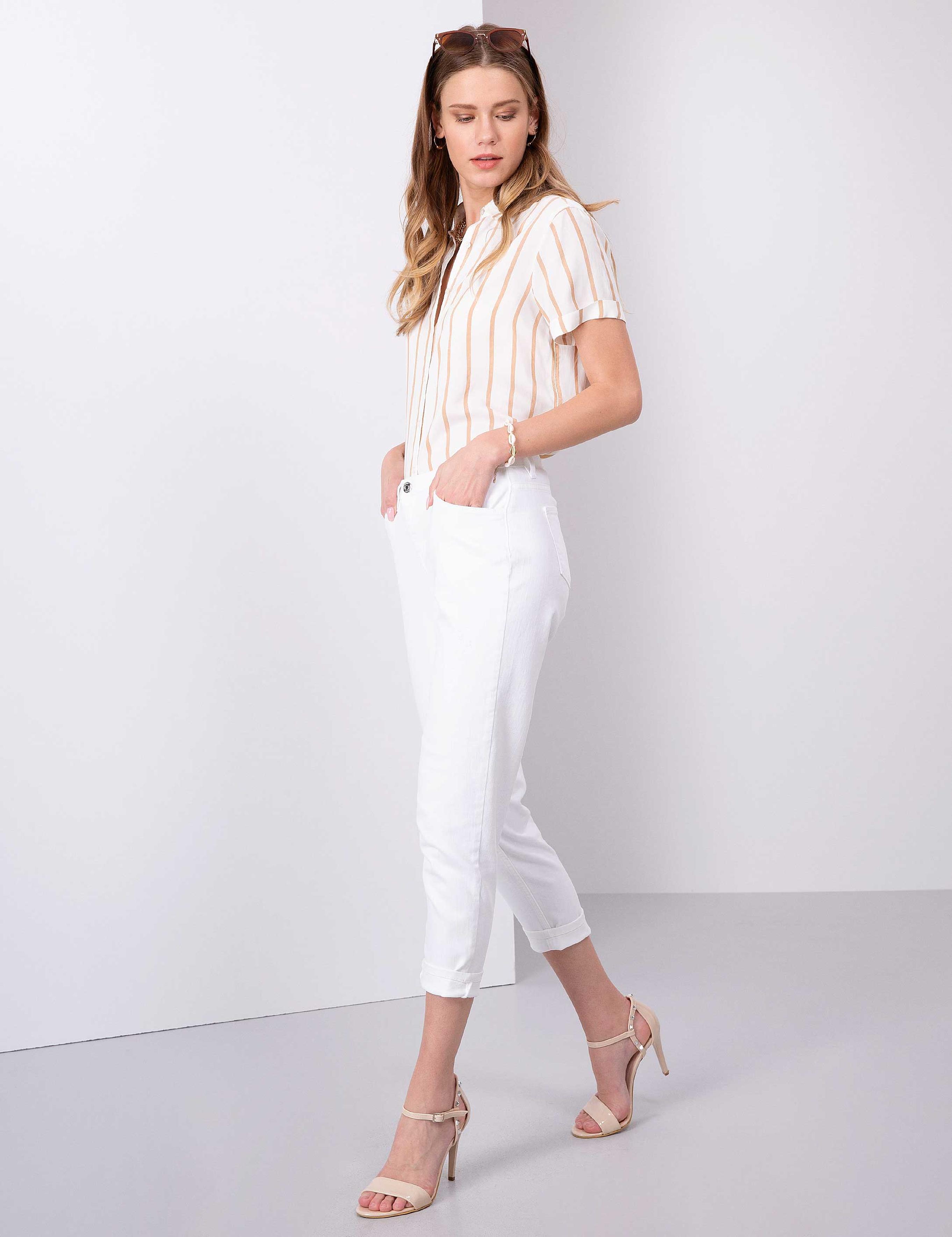 Beyaz Mom Fit Jean Pantolon