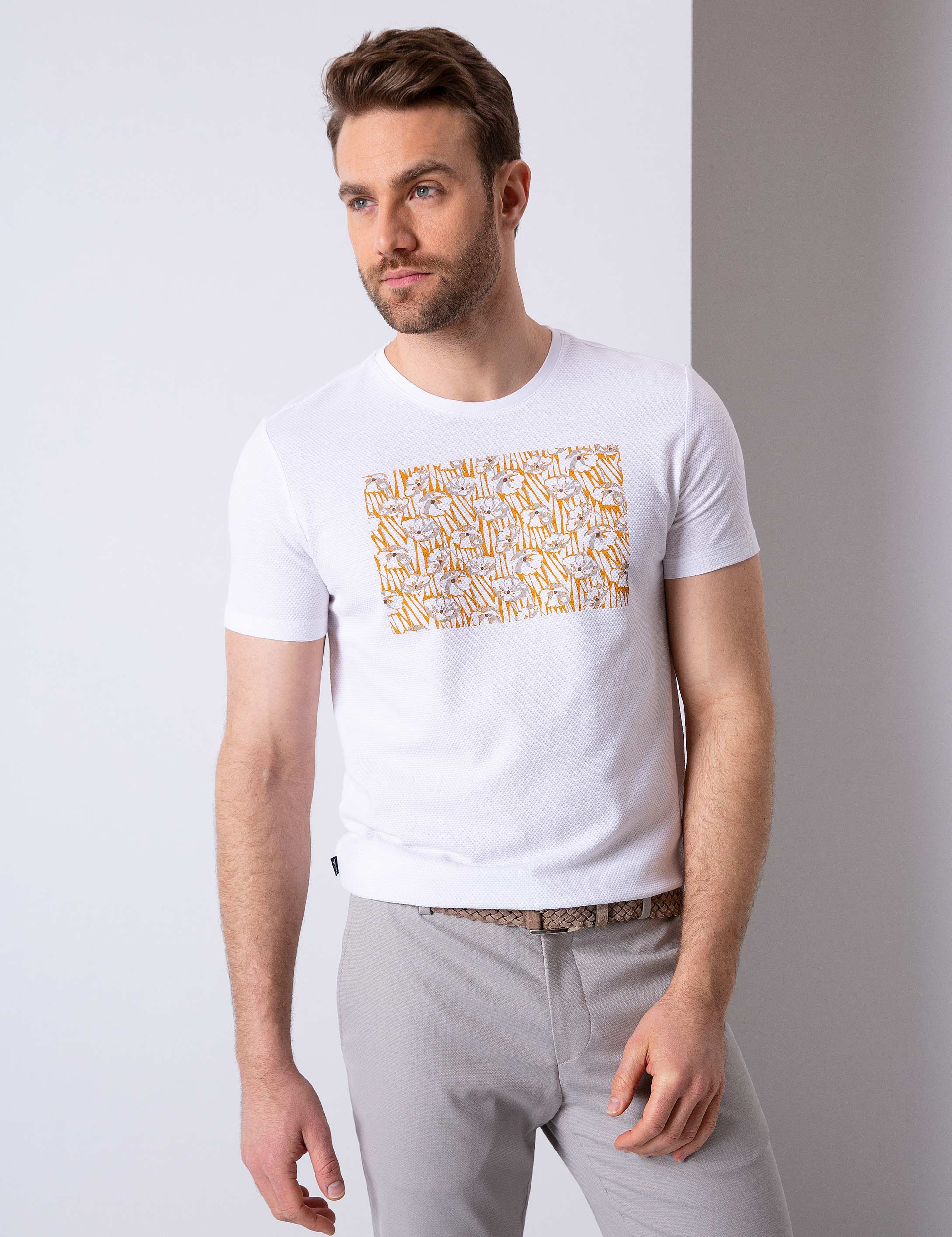Beyaz Slim Fit Bisiklet Yaka T-Shirt - Image 1