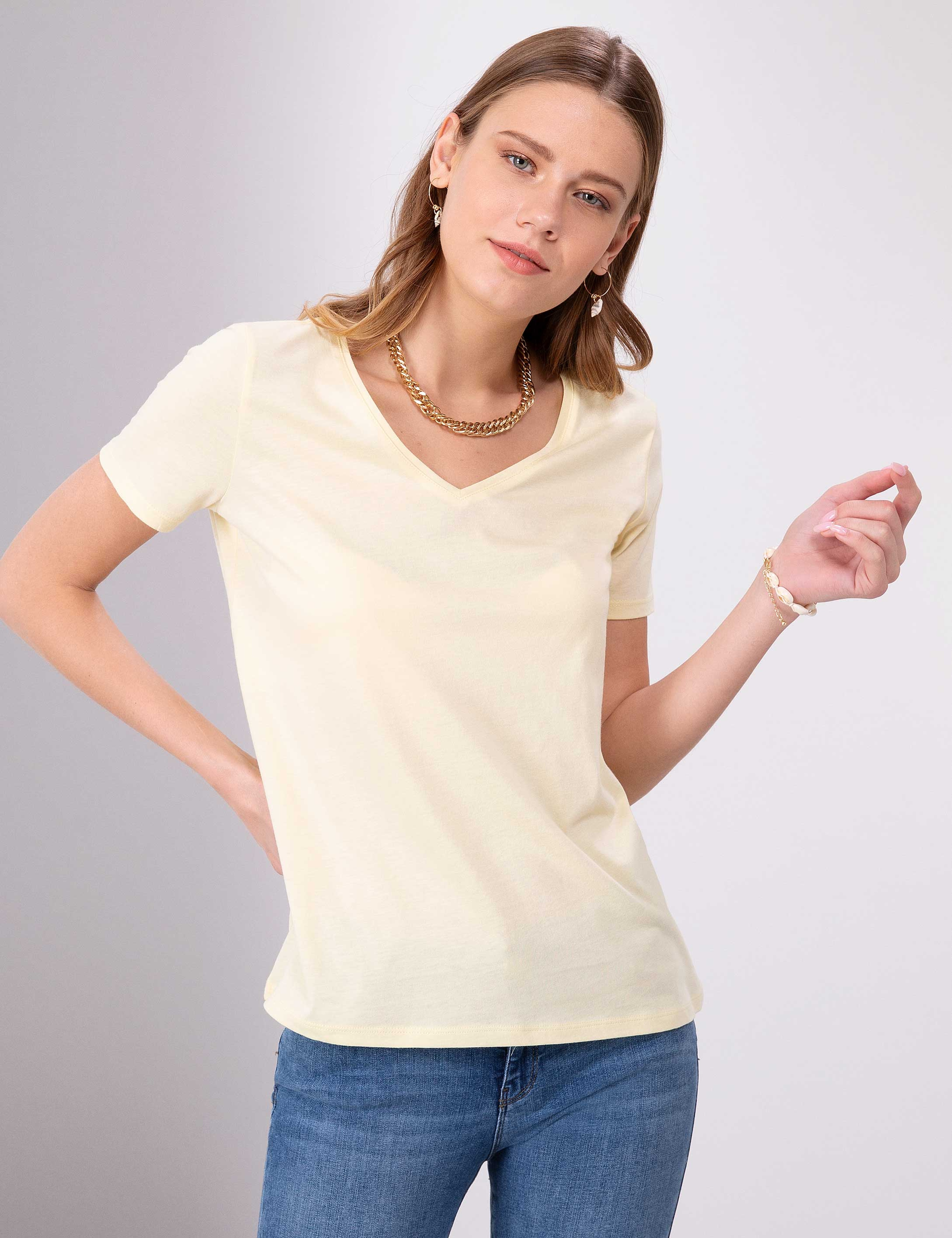 Açık Sarı Regular Fit V Yaka Tişört - Image 1