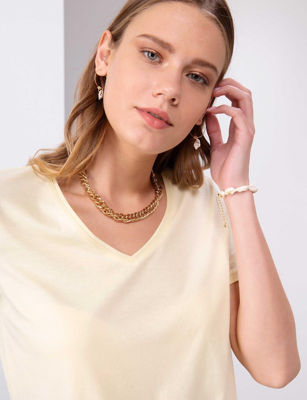 Açık Sarı Regular Fit V Yaka Tişört - 50202619077