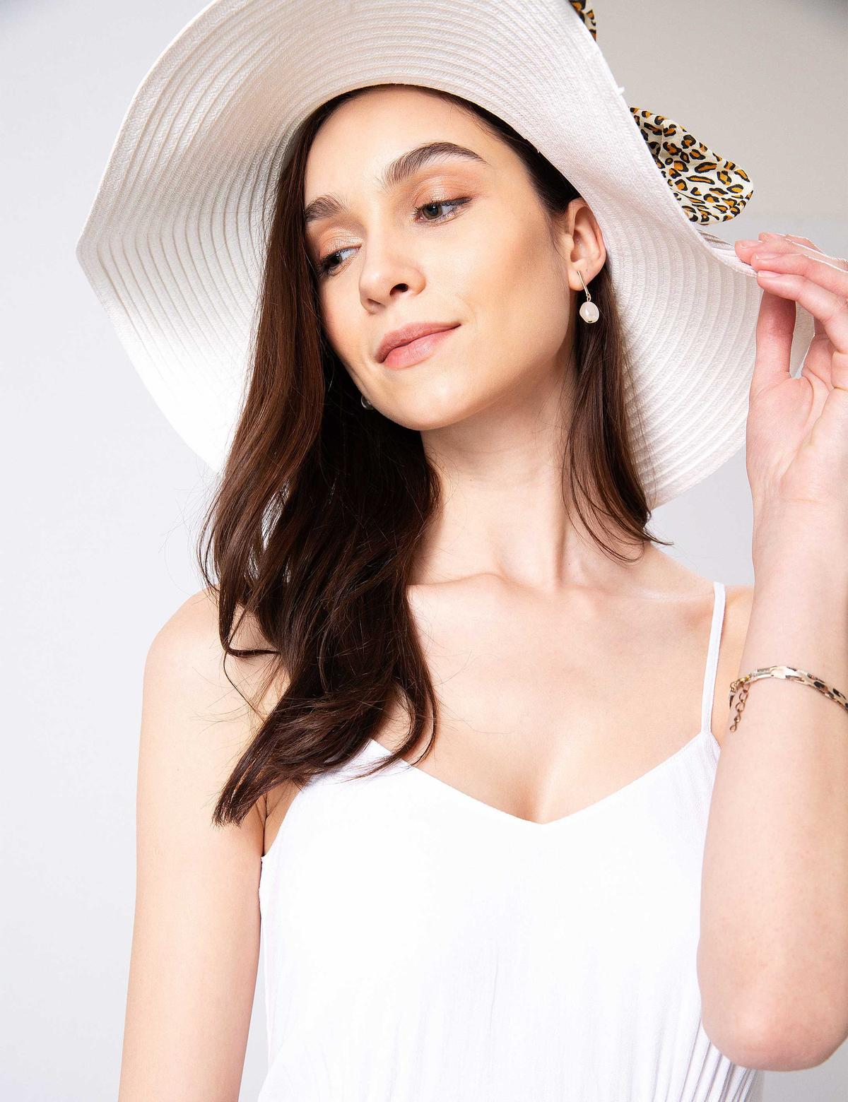 Beyaz Rahat Kesim Dokuma Elbise