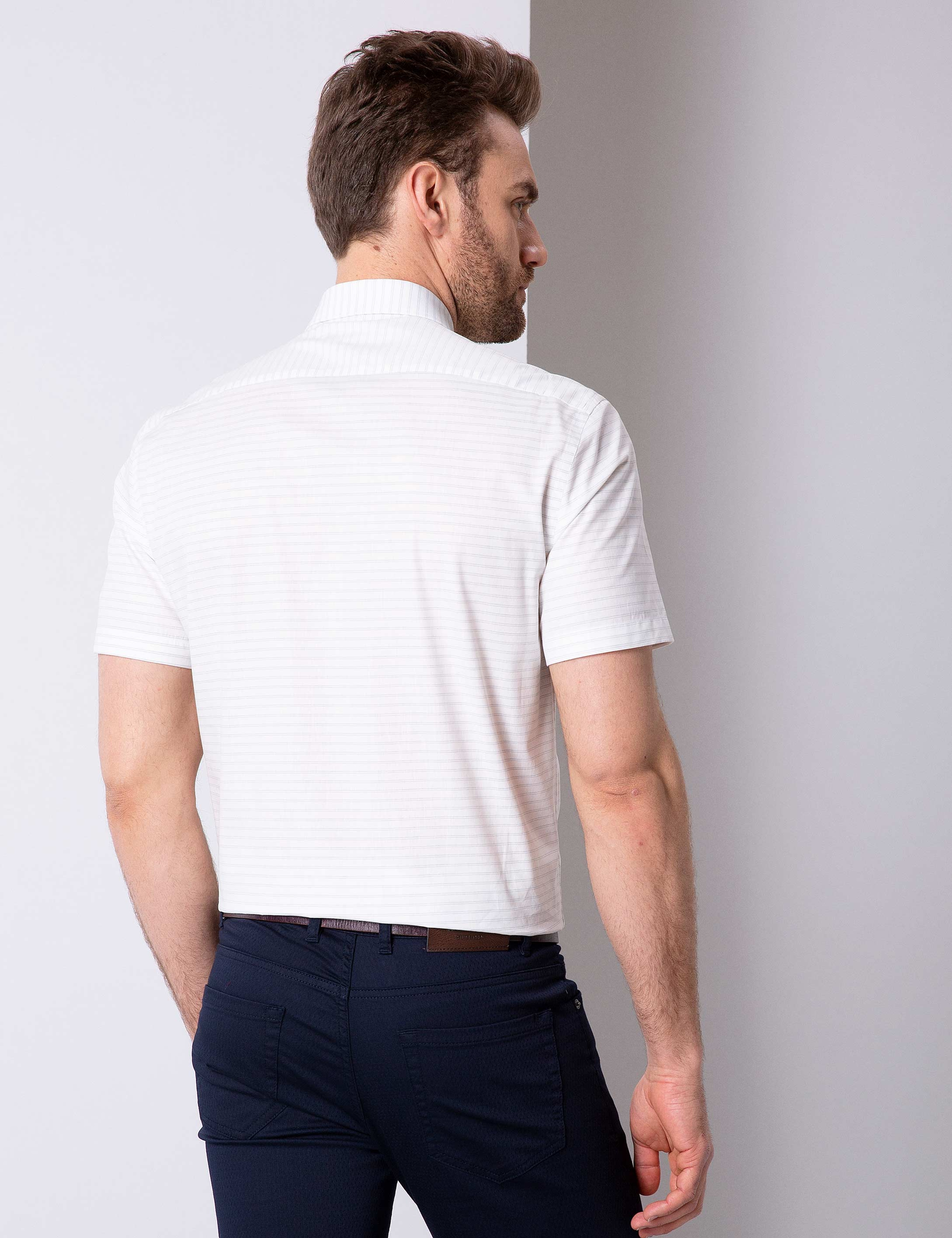 Beyaz Regular Fit Kısa Kollu Gömlek - Image 4