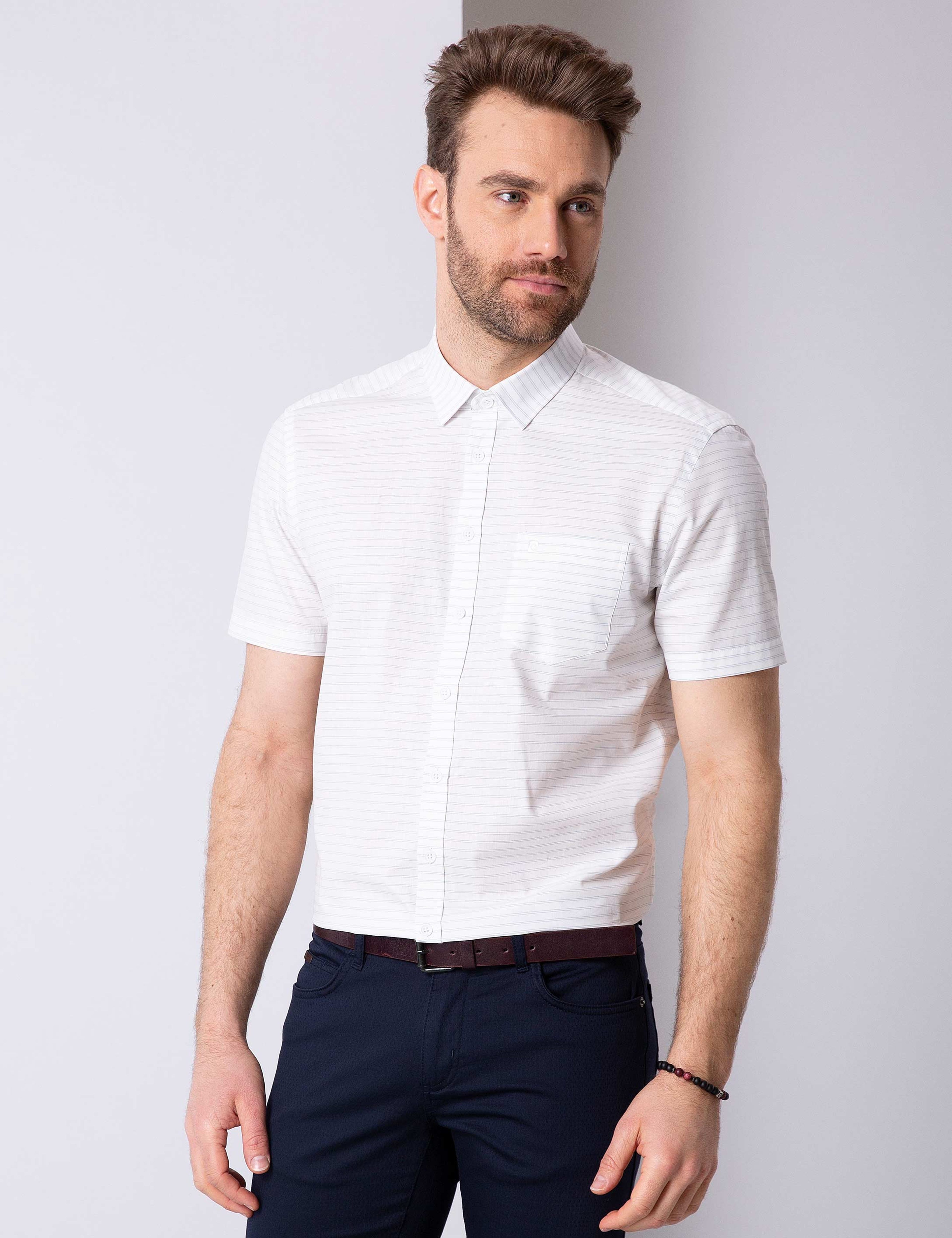 Beyaz Regular Fit Kısa Kollu Gömlek - Image 2