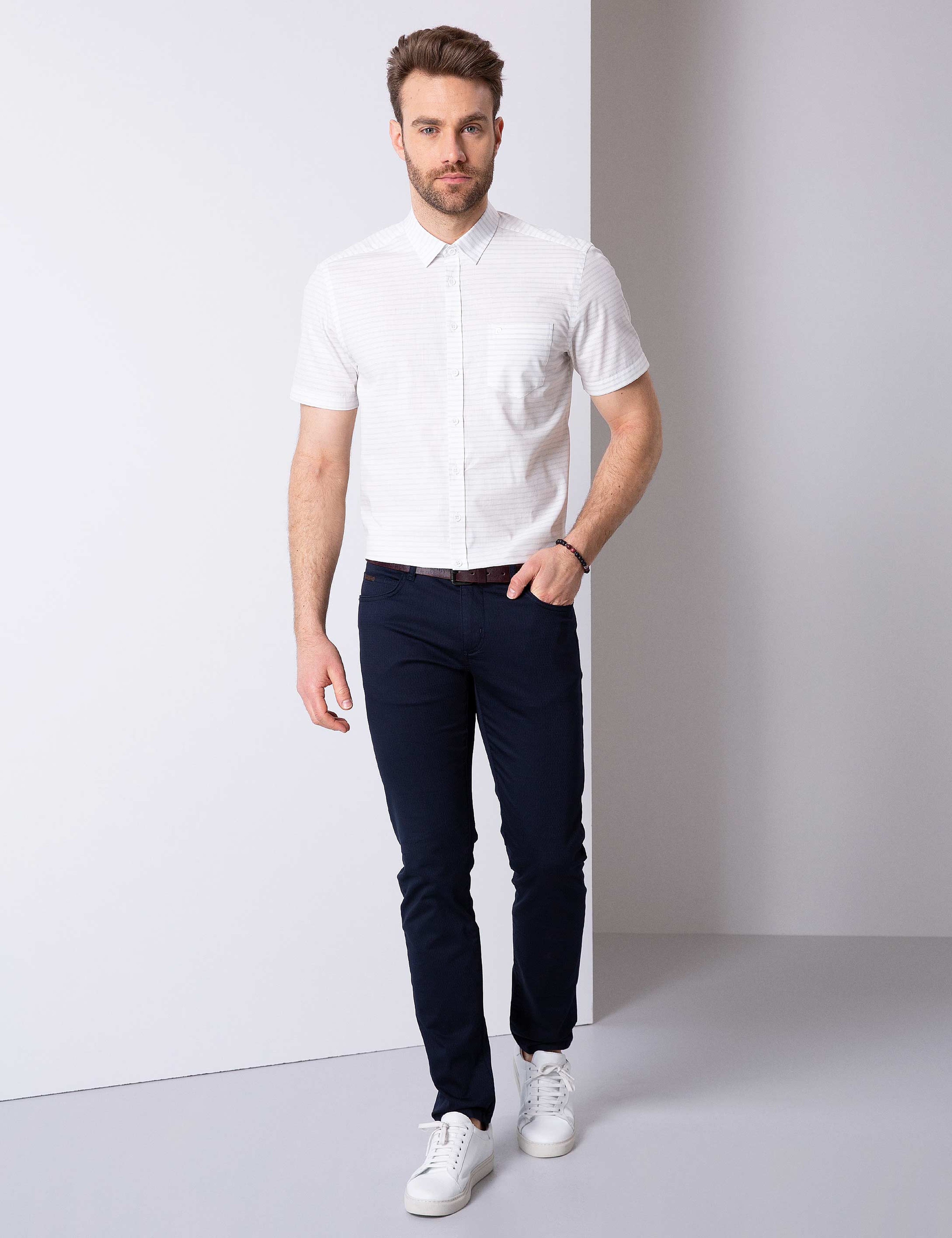 Beyaz Regular Fit Kısa Kollu Gömlek