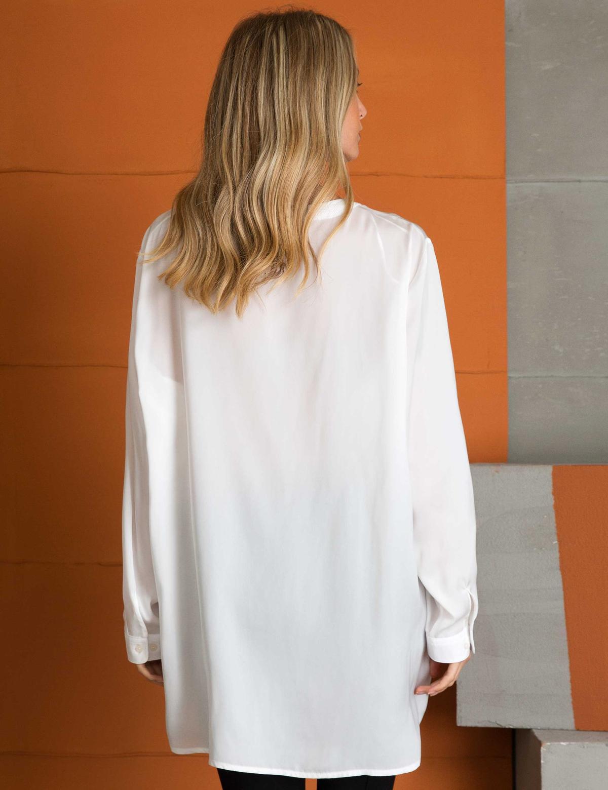 Beyaz Comfort Fit V Yaka Gömlek - 50197229032