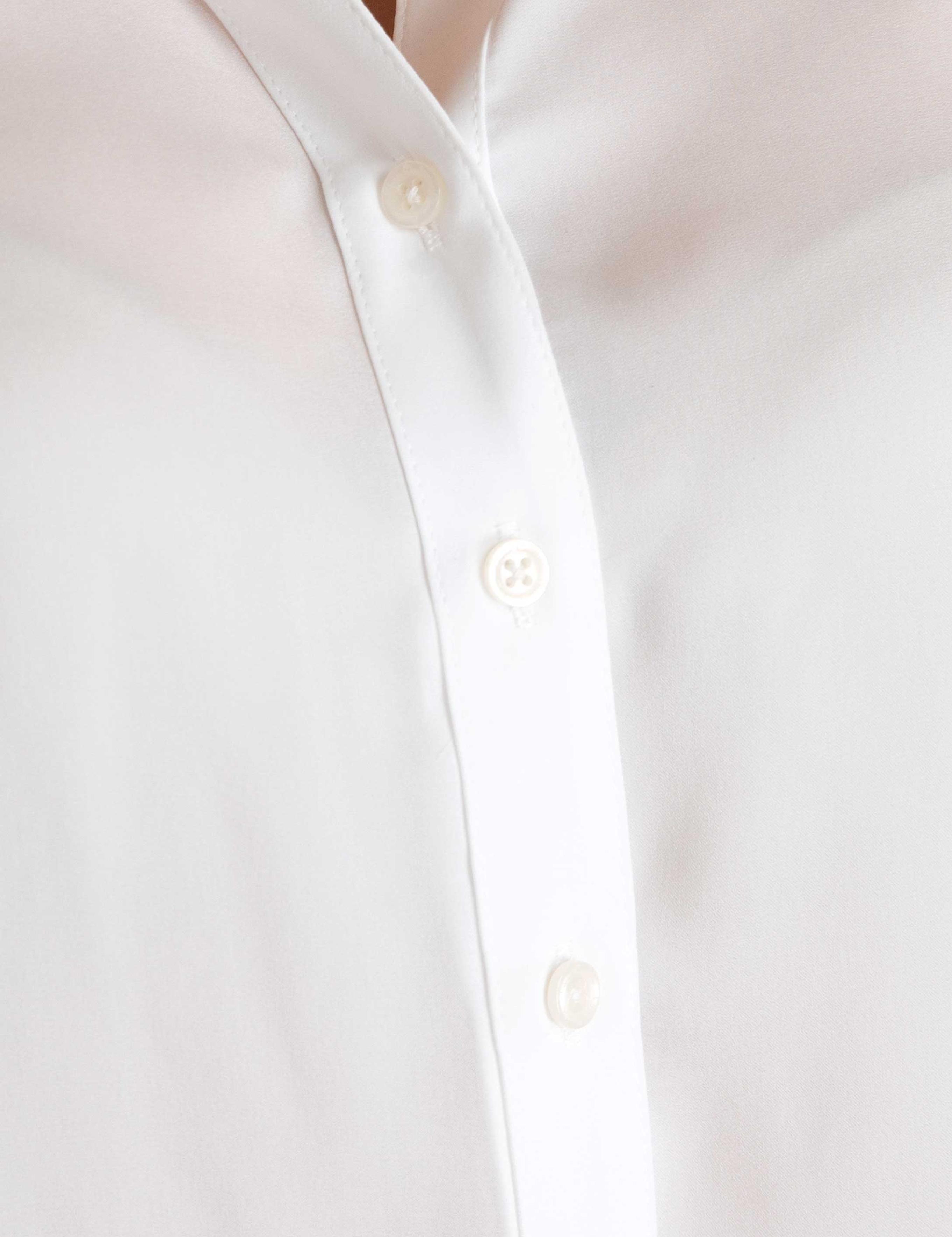 Beyaz Comfort Fit V Yaka Gömlek