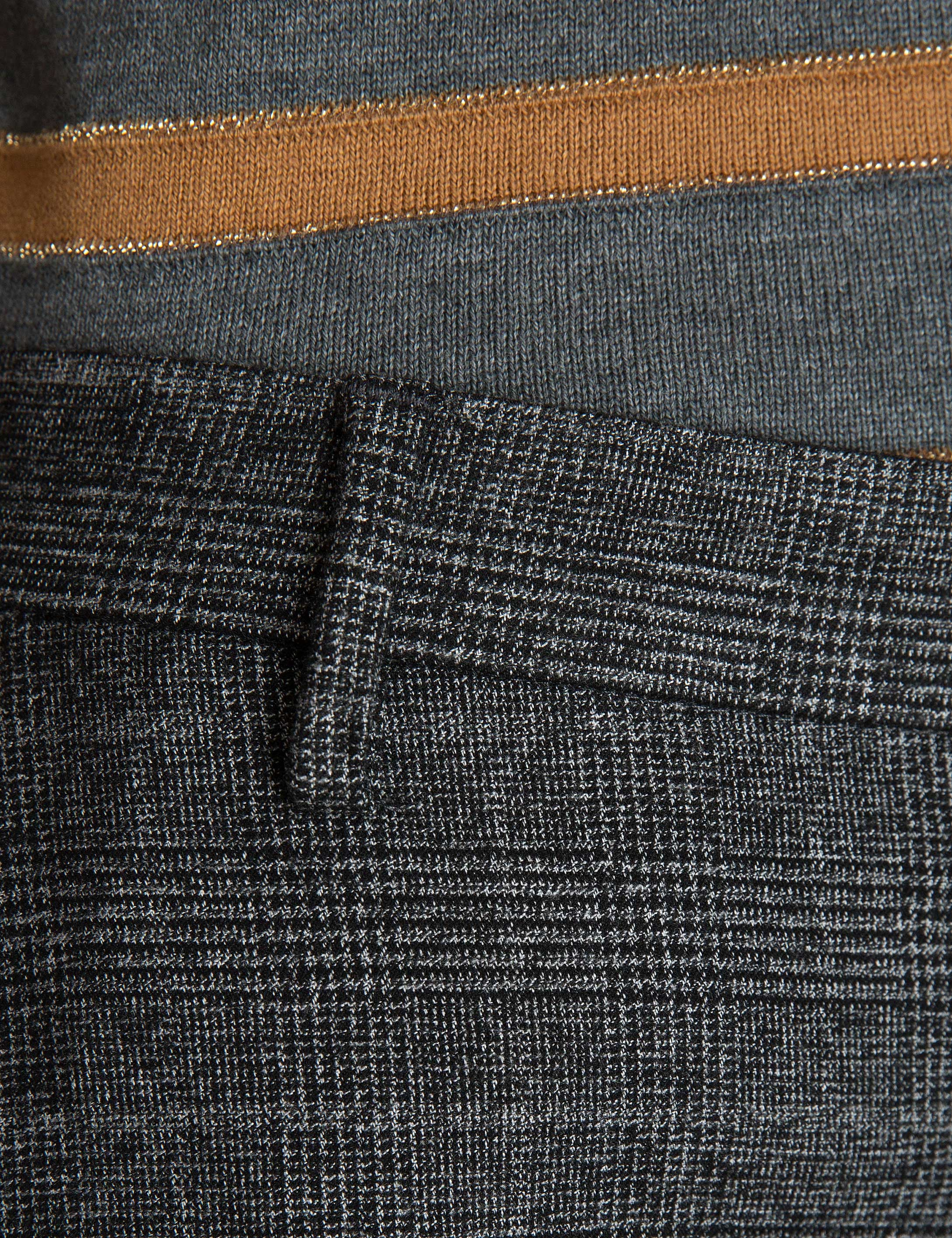 Siyah Flare Fit Kumaş Pantolon - Image 4