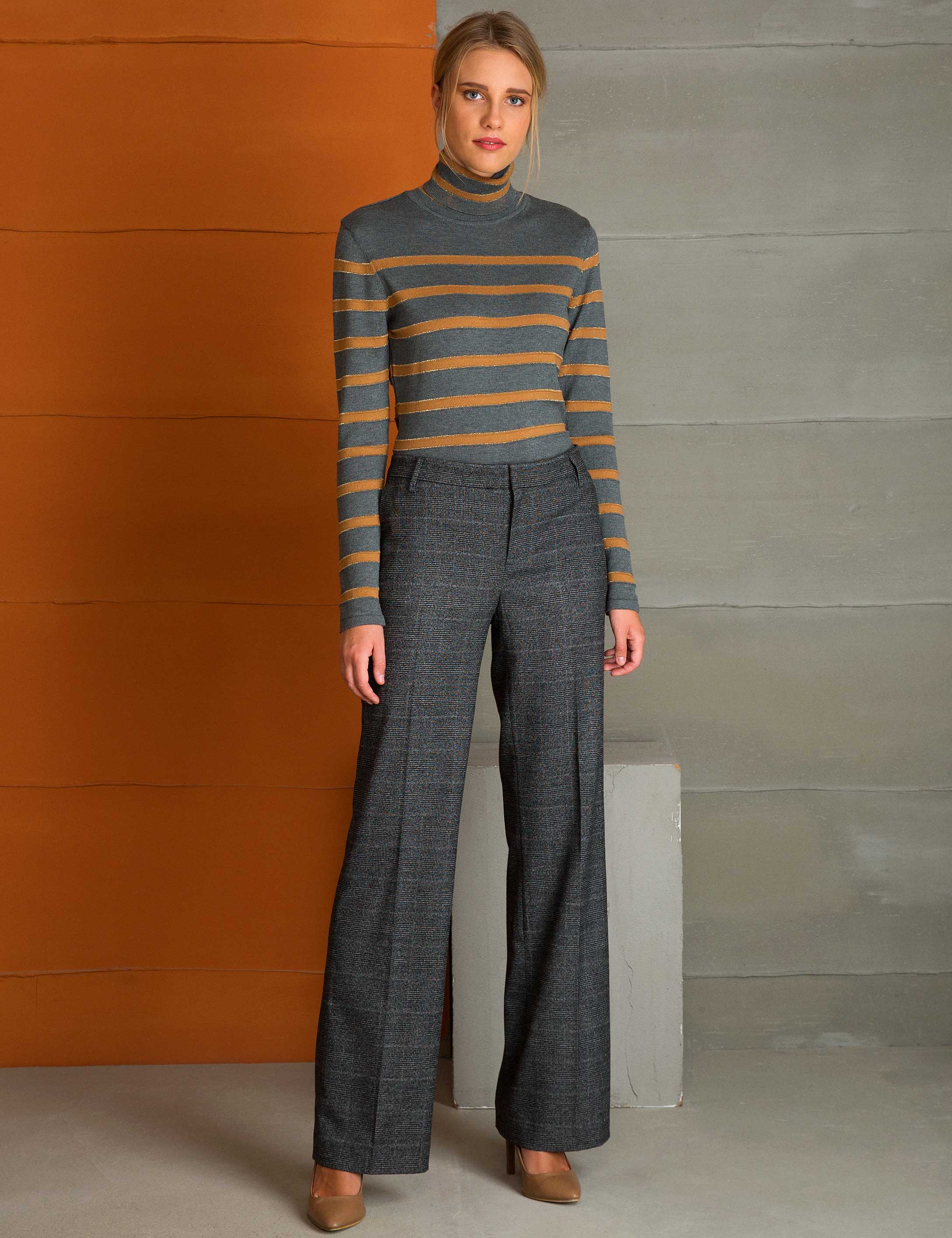 Siyah Flare Fit Kumaş Pantolon