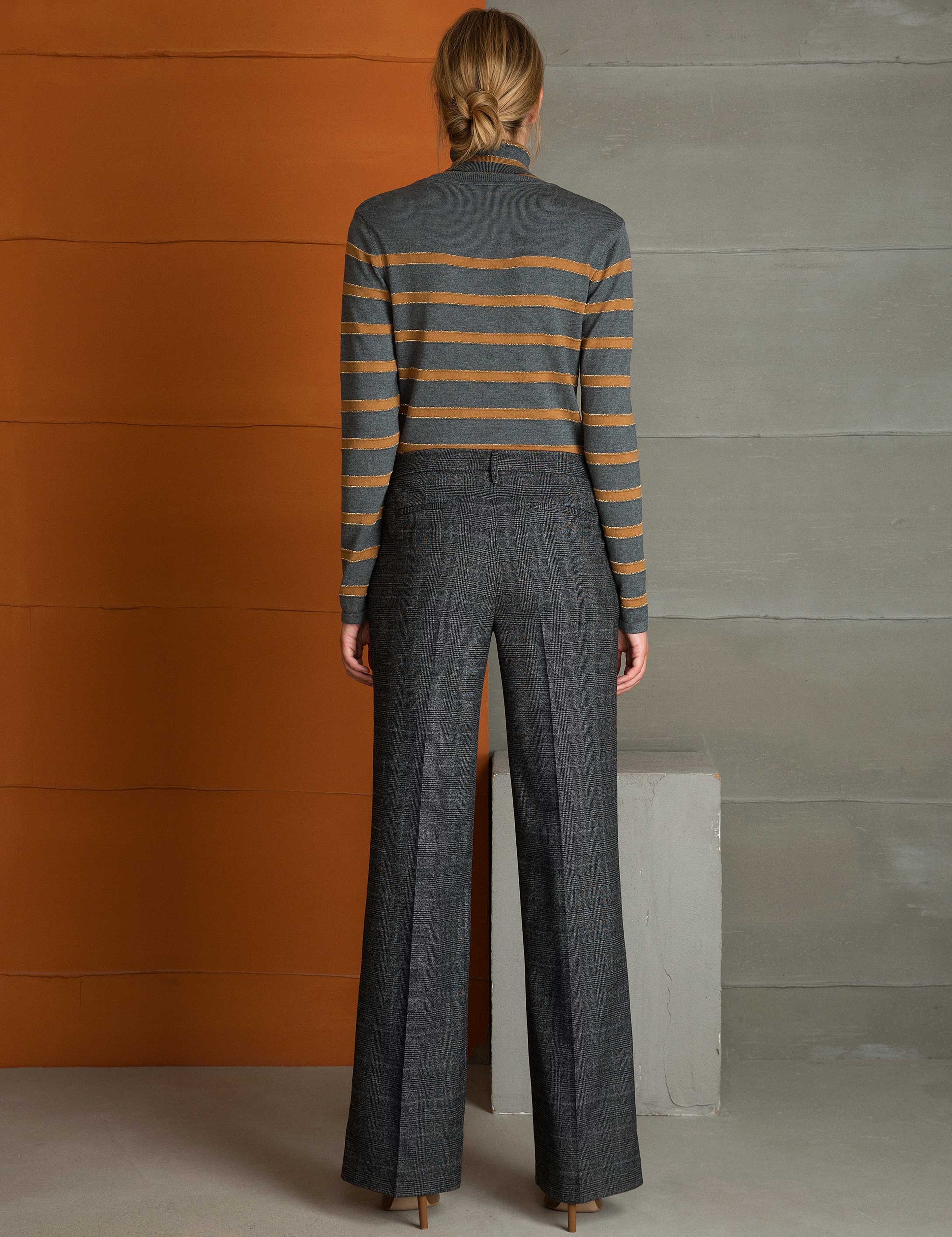 Siyah Flare Fit Kumaş Pantolon - Image 3