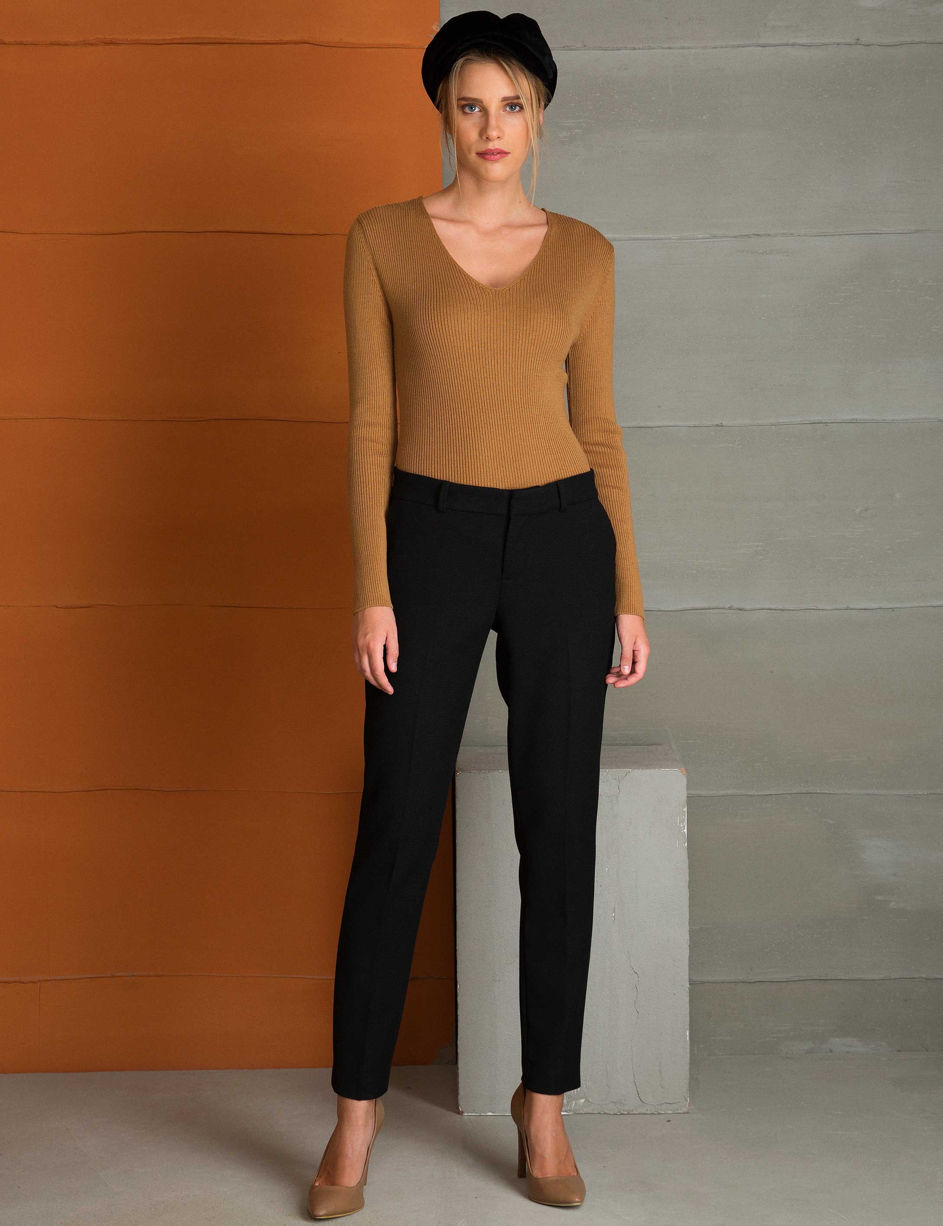Siyah Slim Fit Kumaş Pantolon - Image 1