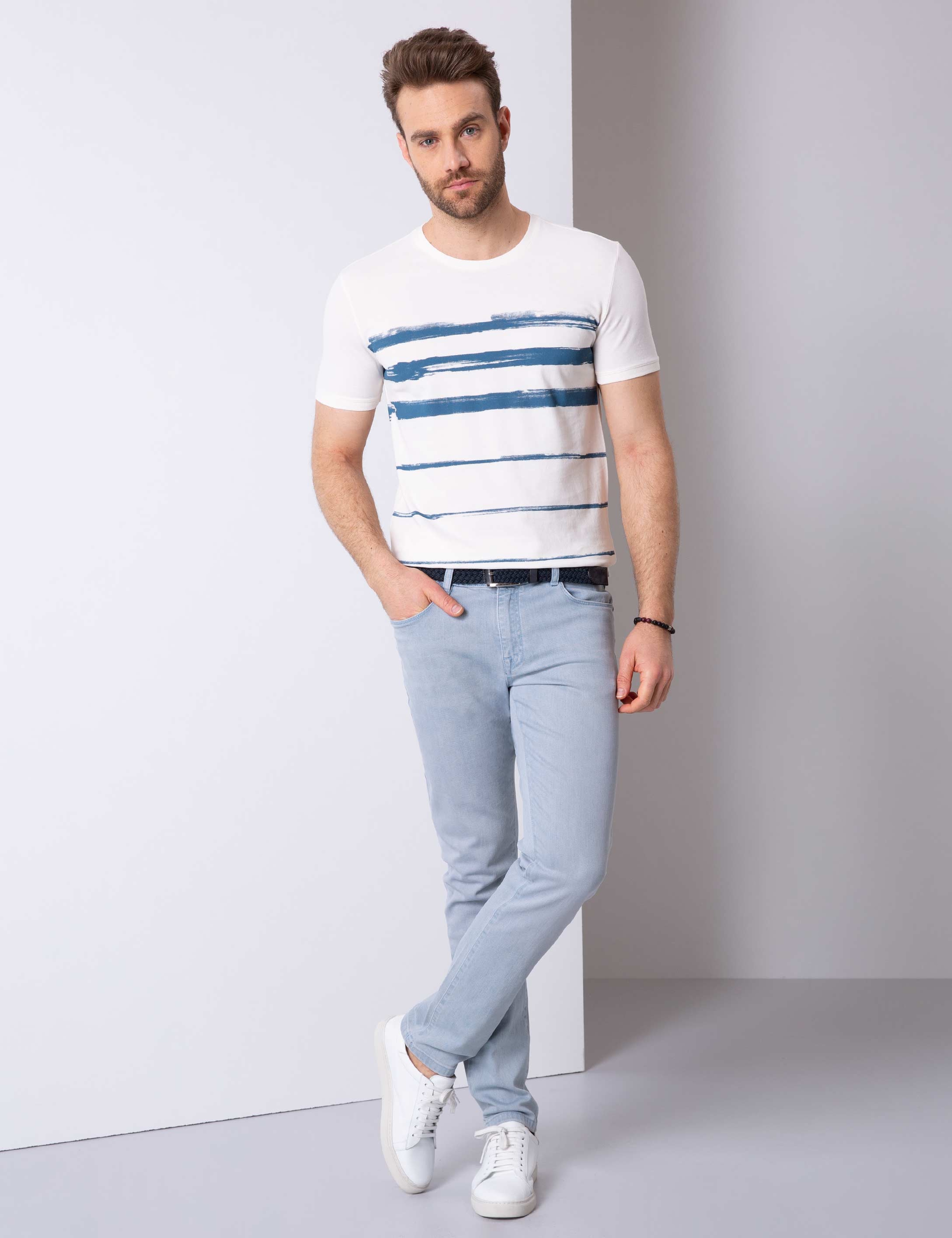 Beyaz Slim Fit Bisiklet Yaka T-Shirt