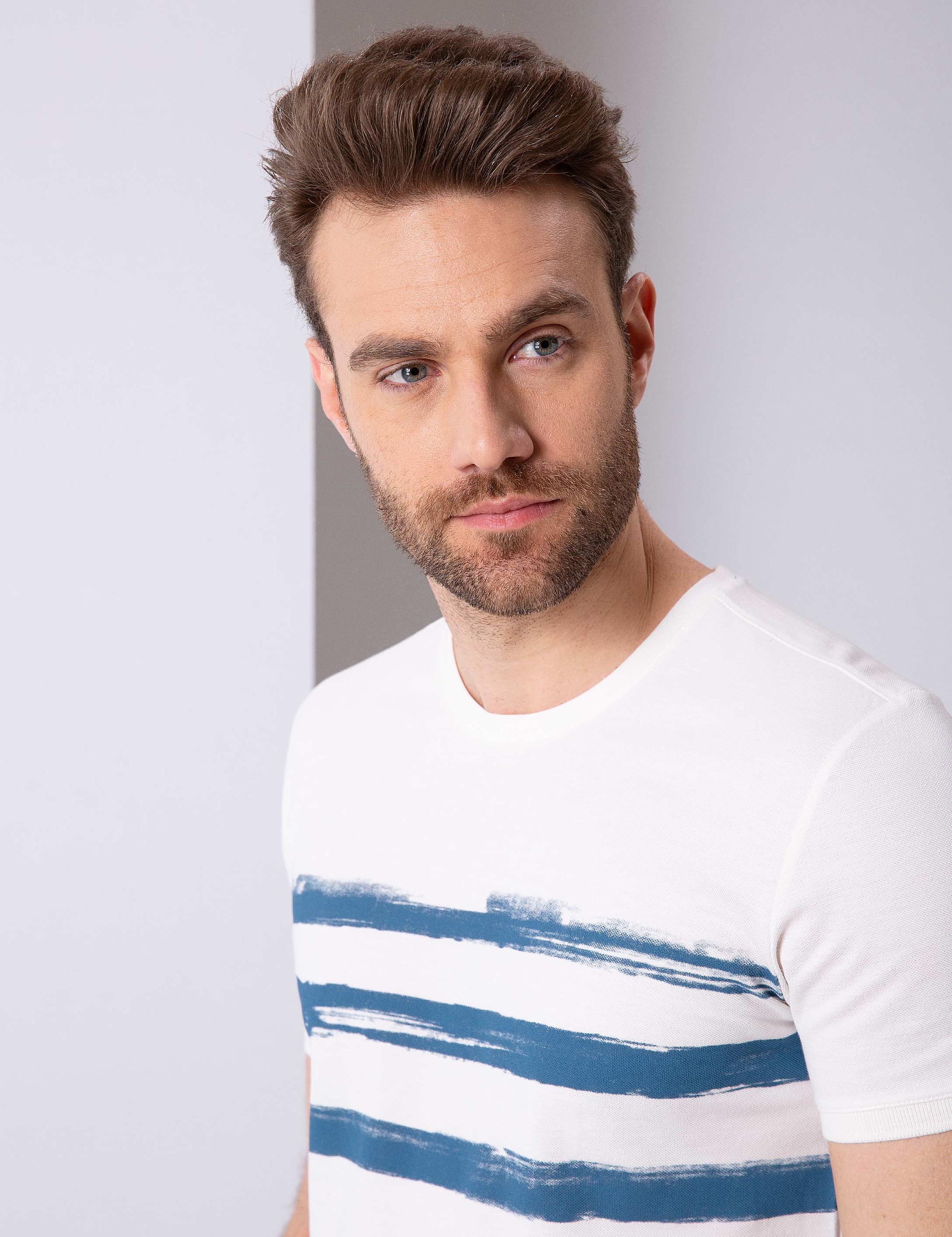 Beyaz Slim Fit Bisiklet Yaka T-Shirt