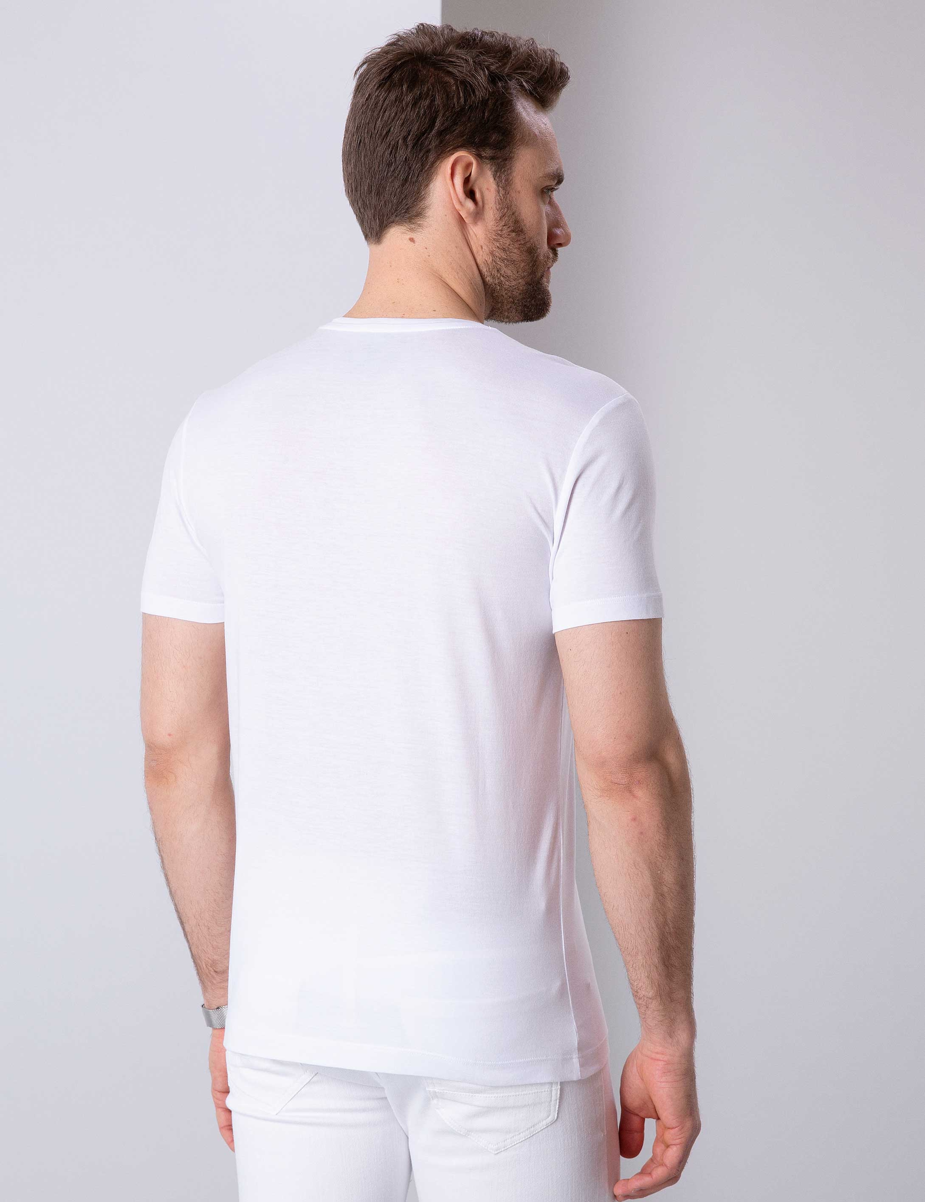 Beyaz Slim Fit Bisiklet Yaka Basic Tişört - Image 3