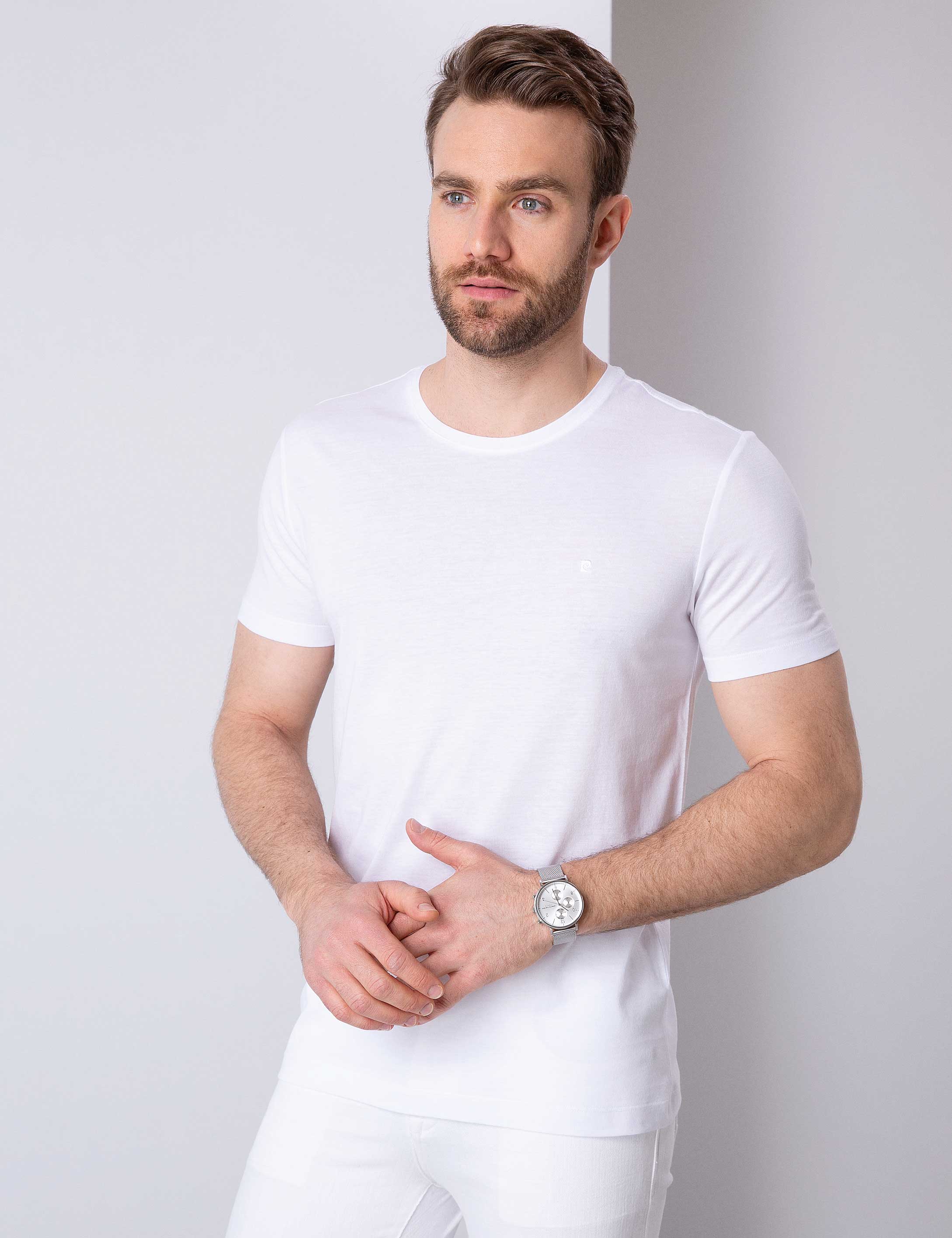 Beyaz Slim Fit Bisiklet Yaka Basic Tişört