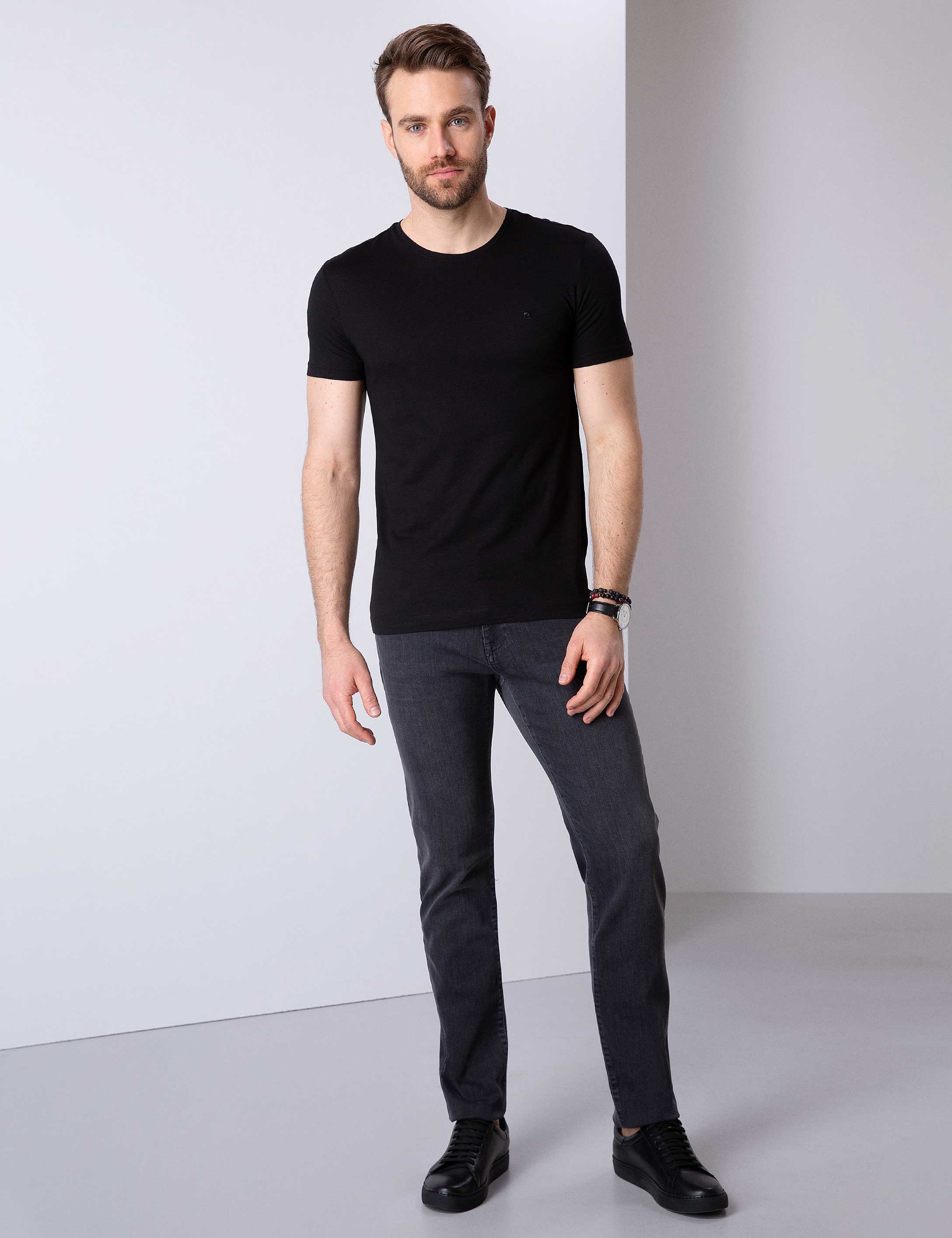 Siyah Slim Fit Basic Tişört - Image 2