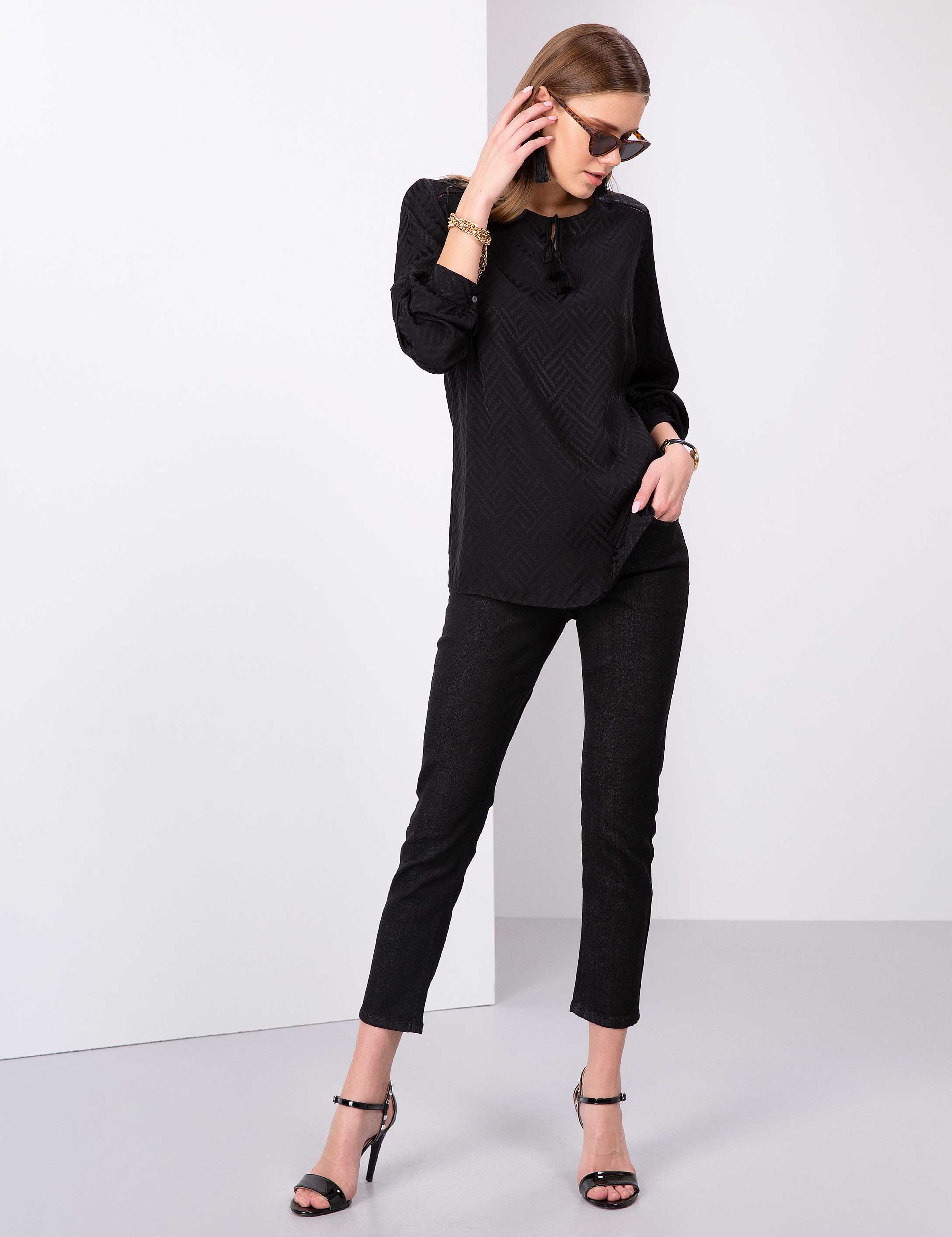 Siyah Comfort Fit Bluz - Image 4
