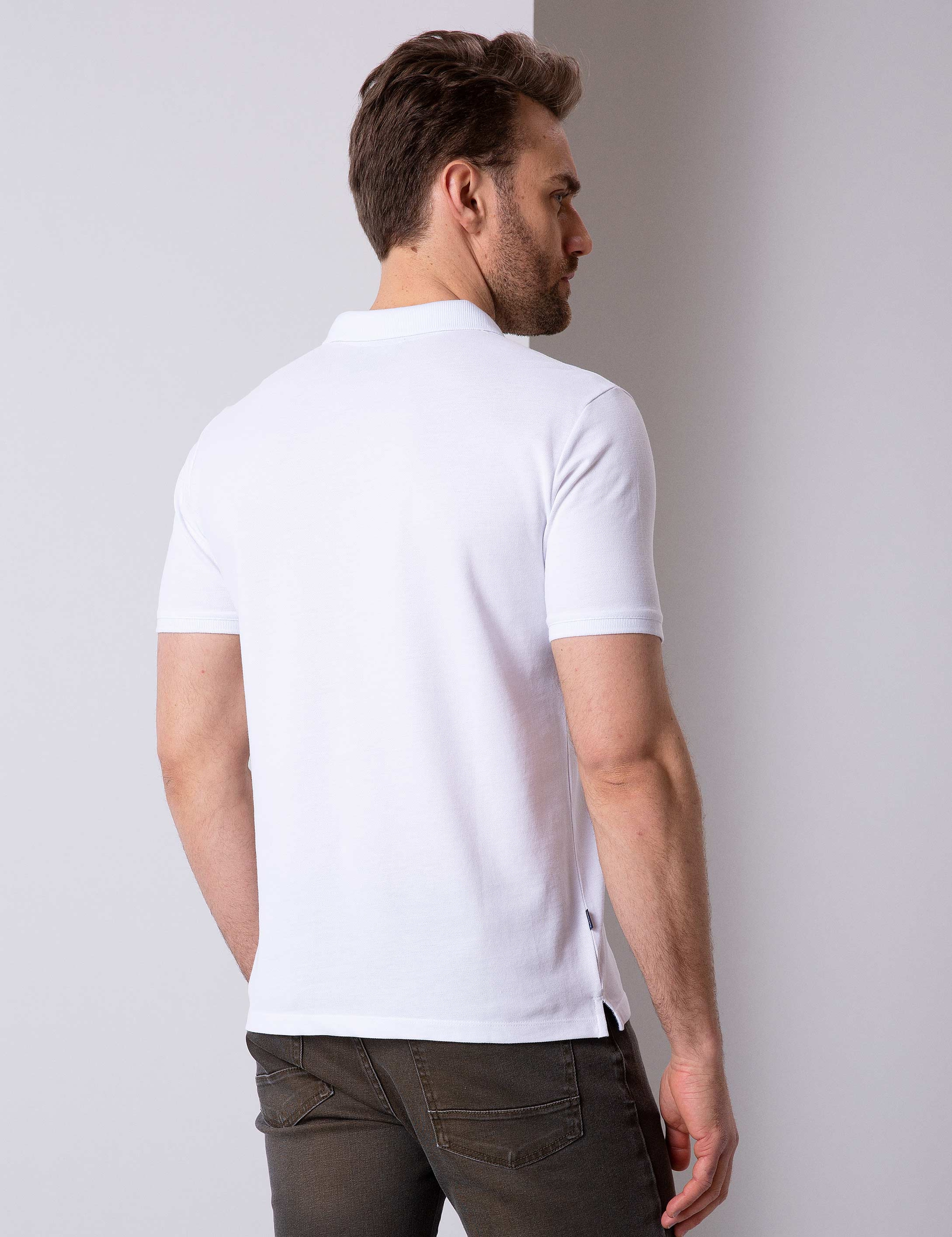 Beyaz Regular Fit Polo Yaka Basic Tişört - Image 4