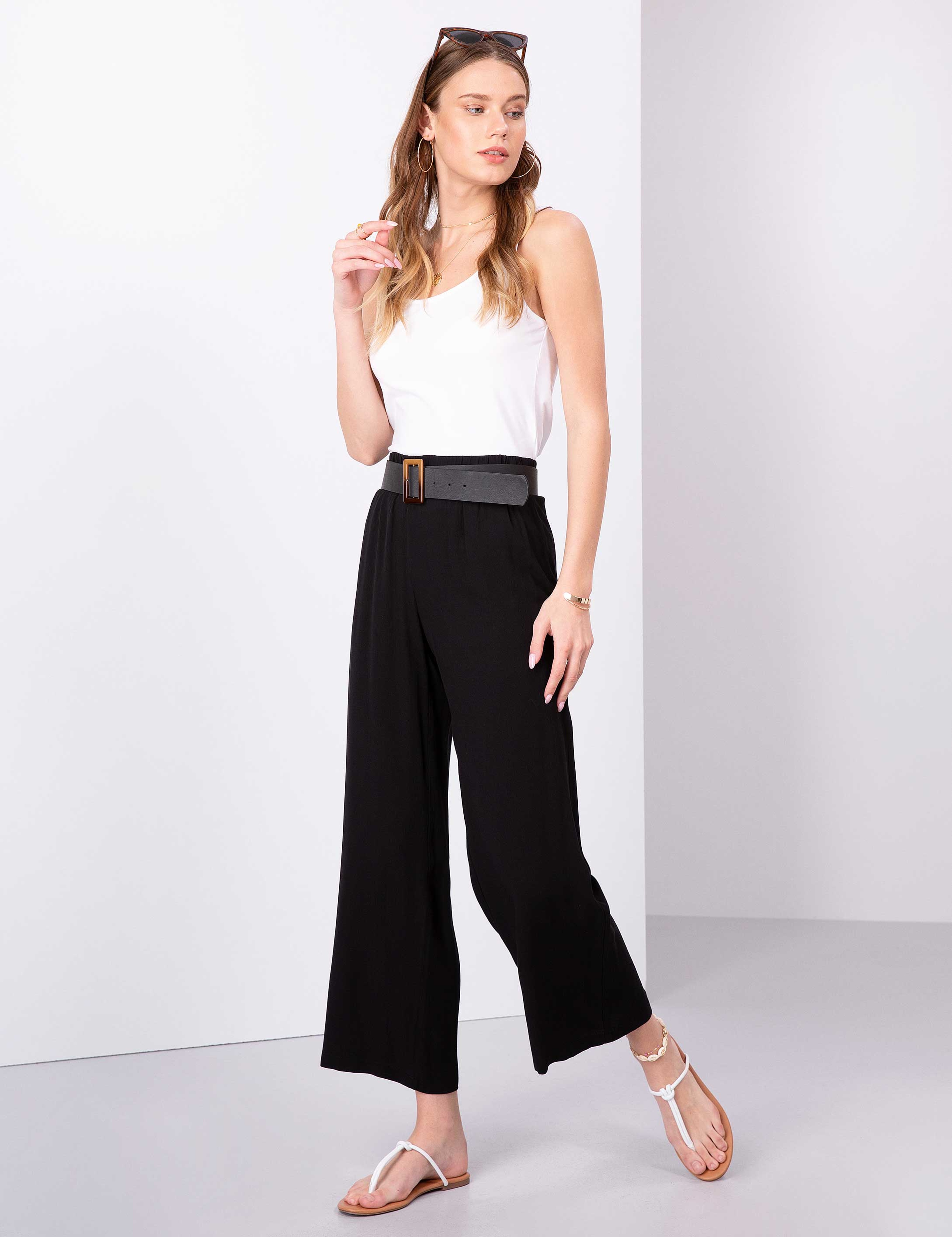 Siyah Flare Fit Kumaş Pantolon - Image 2