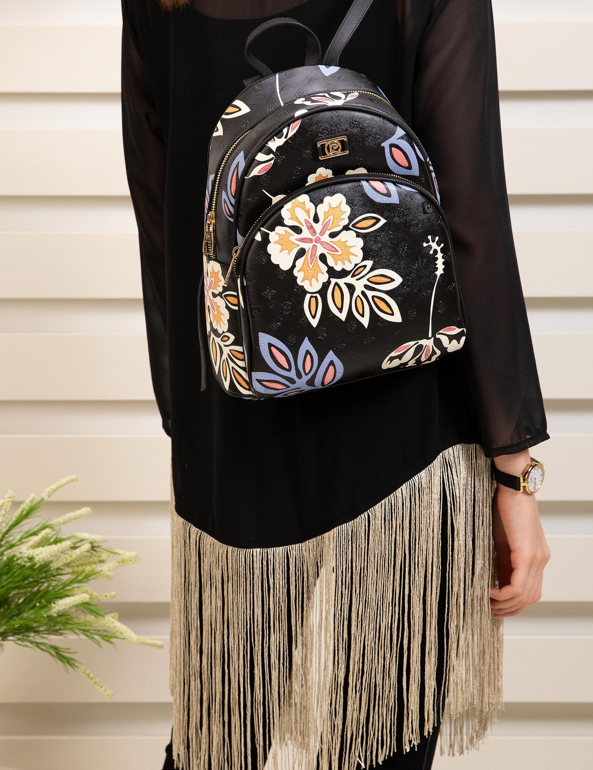 Siyah Sırt Çantası